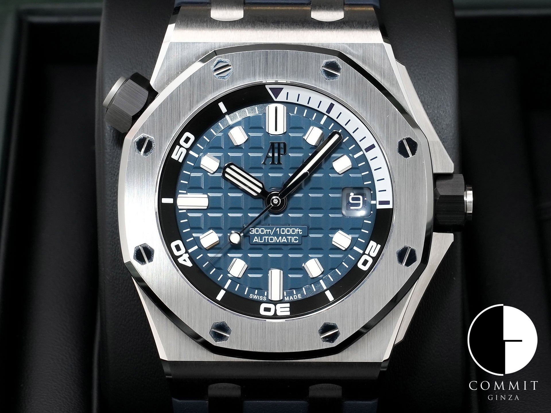 Audemars Piguet Royal Oak Offshore Diver Ref.15720ST.OO.A027CA.01 Stainless Steel Blue Dial Excellent Used Condition 3kojst9k