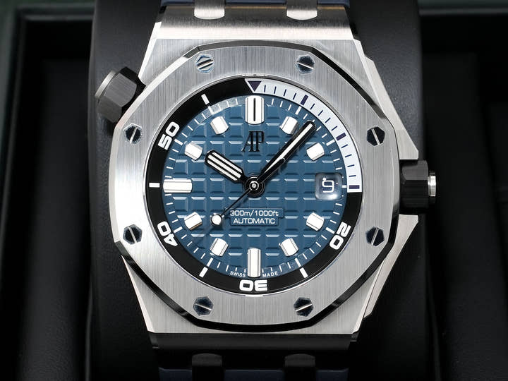 Audemars Piguet Royal Oak Offshore Diver Ref.15720ST.OO.A027CA.01 Stainless Steel Blue Dial Excellent Used Condition 3kojst9k