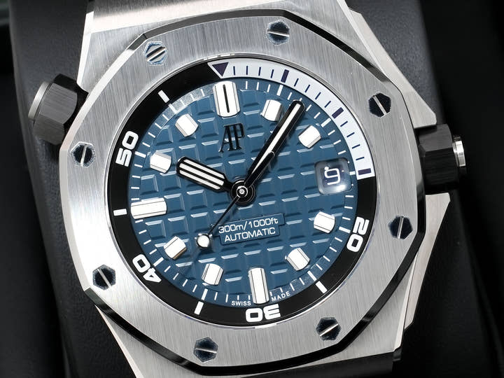 Audemars Piguet Royal Oak Offshore Diver Ref.15720ST.OO.A027CA.01 Stainless Steel Blue Dial Excellent Used Condition 3kojst9k