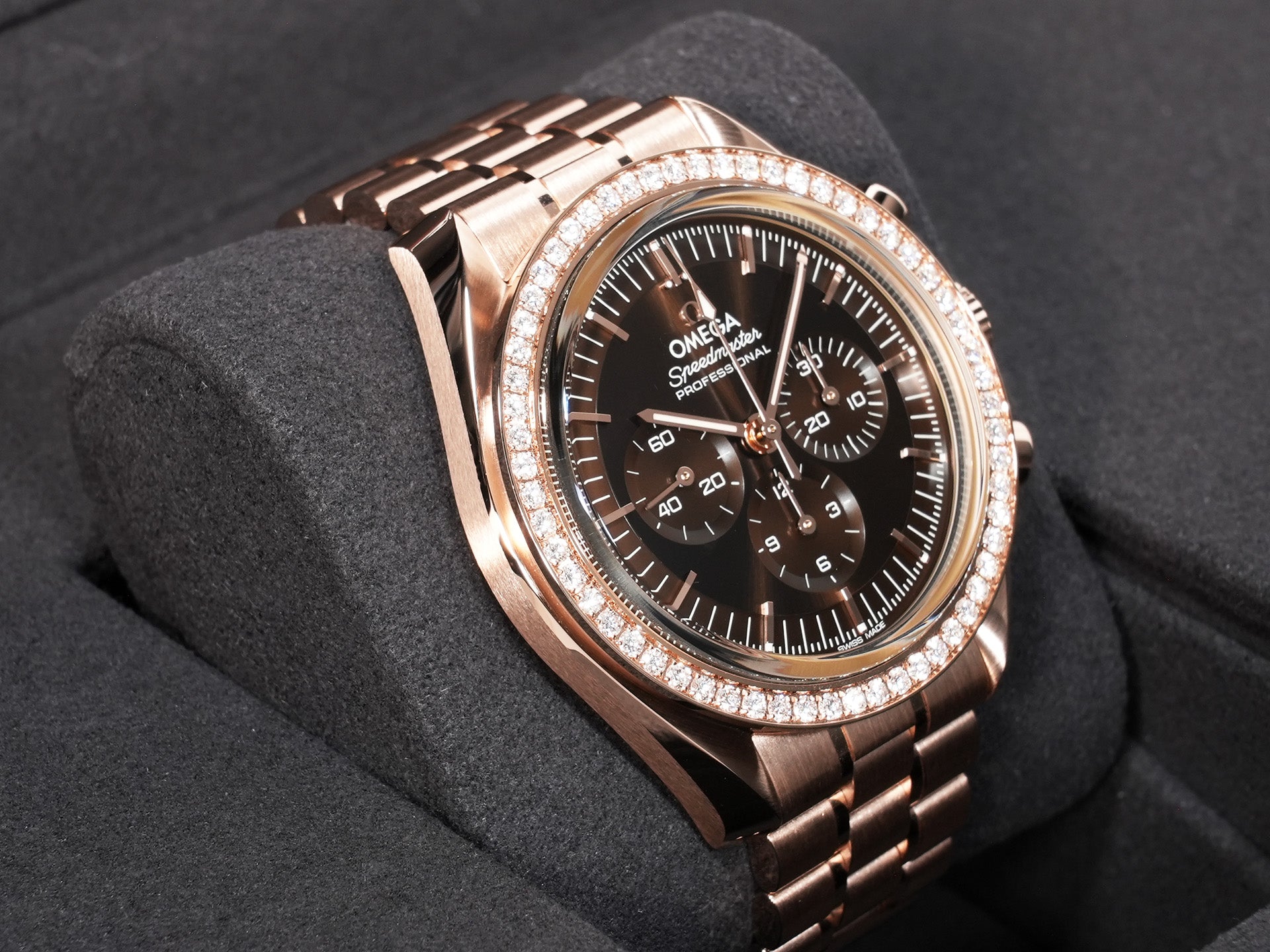 オメガ スピードマスター ムーンウォッチ プロフェッショナル Ref.310.55.42.50.13.001 セドナゴールド ブラウン文字盤 未使用 yggssm86