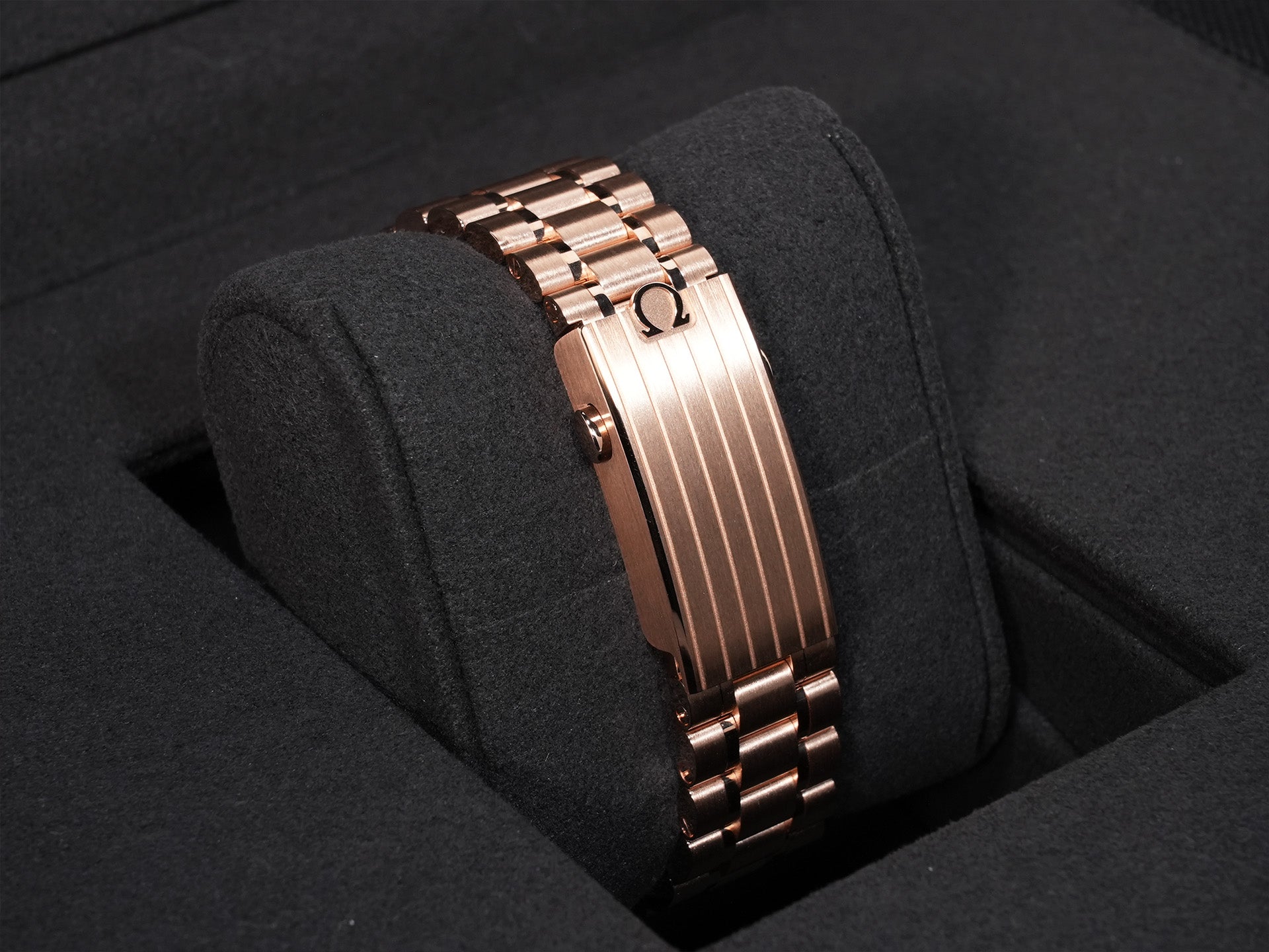 オメガ スピードマスター ムーンウォッチ プロフェッショナル Ref.310.55.42.50.13.001 セドナゴールド ブラウン文字盤 未使用 yggssm86