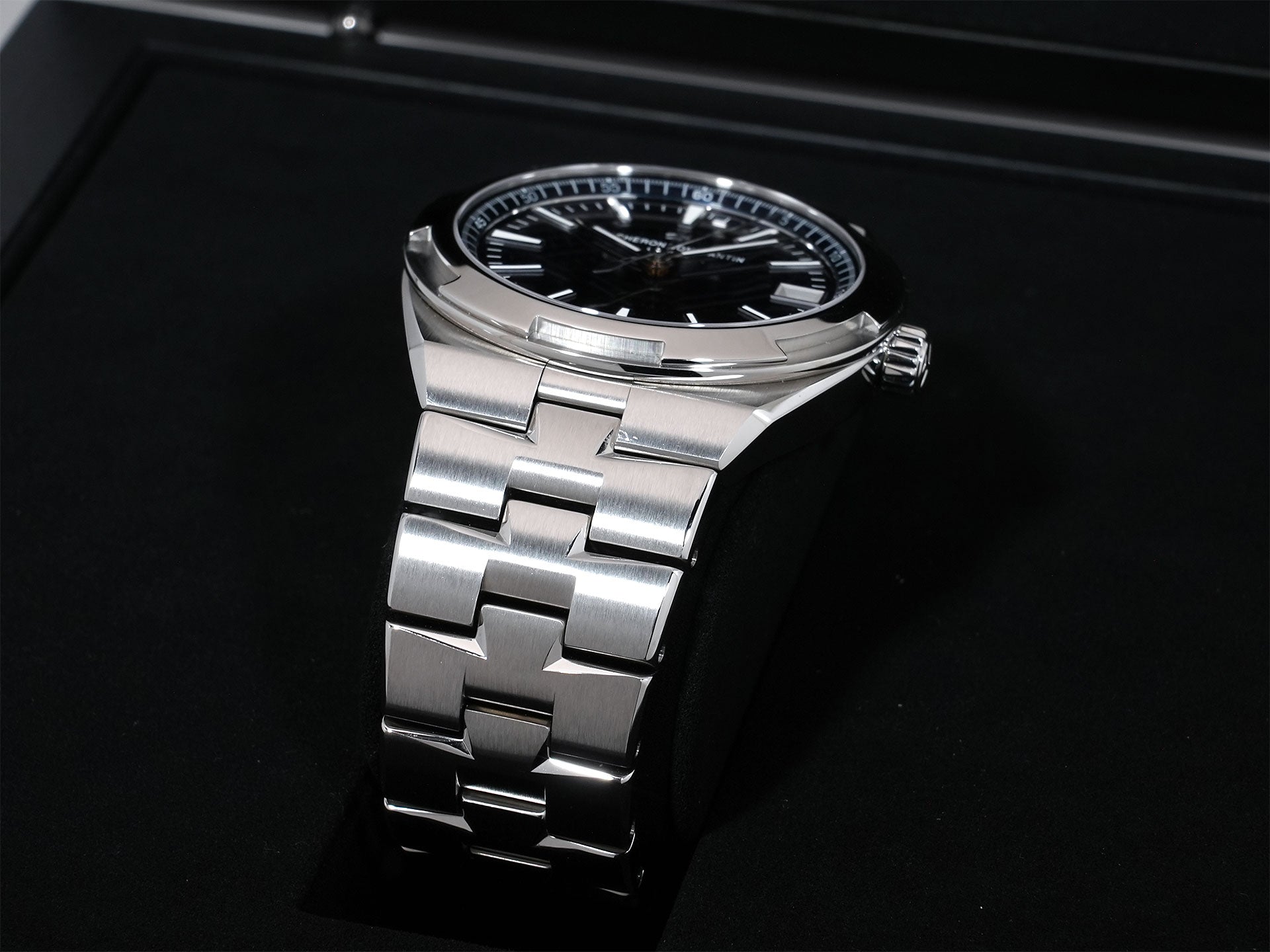 ヴァシュロンコンスタンタン オーヴァーシーズ Ref.4500V/110A-B128 ステンレススチール ブルー文字盤 中古 vrqp5dut