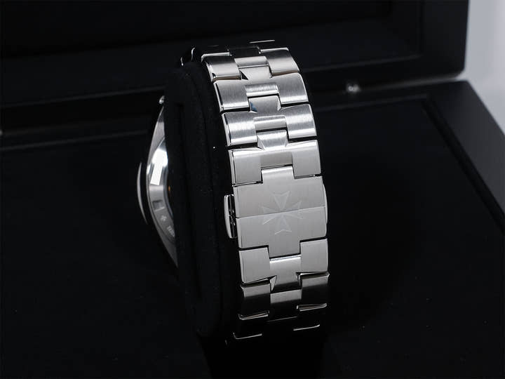 ヴァシュロンコンスタンタン オーヴァーシーズ Ref.4500V/110A-B128 ステンレススチール ブルー文字盤 中古 vrqp5dut