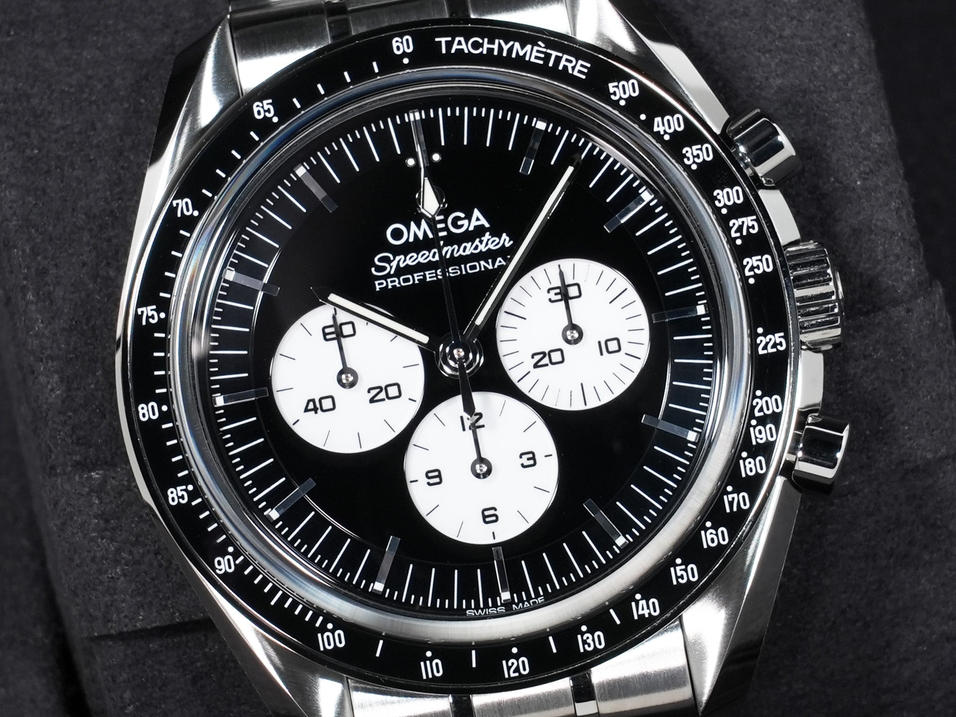 Omega Speedmaster Moonwatch Professional Ref. 310.30.42.50.01.004 Stainless Steel Black x White Dial Unused hoqfn296