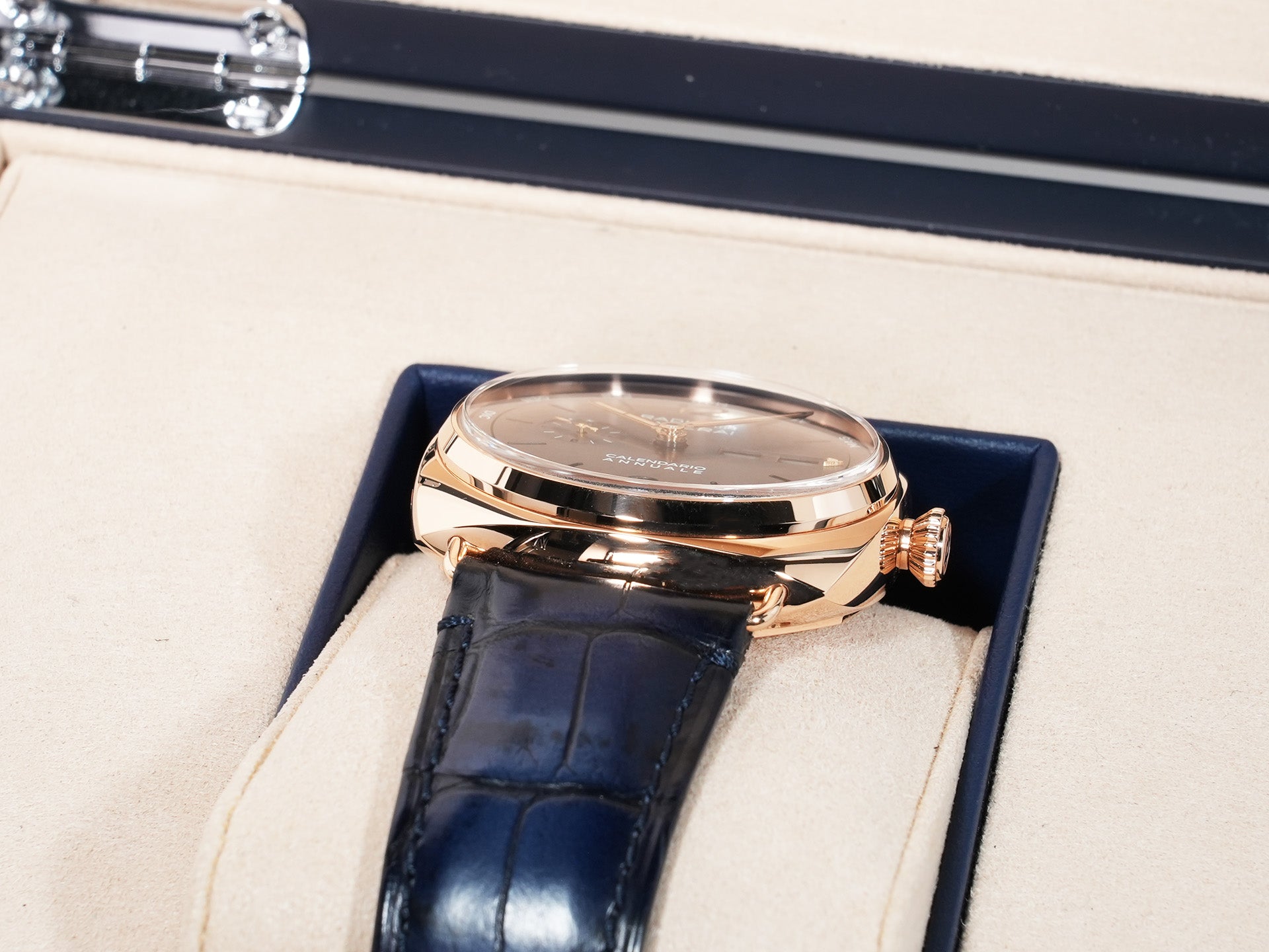 Panerai Radiomir Annual Calendar Goldtech Ref. PAM01363 Polished Panerai Goldtech Blue Dial Excellent Used Condition oxs3qgsk