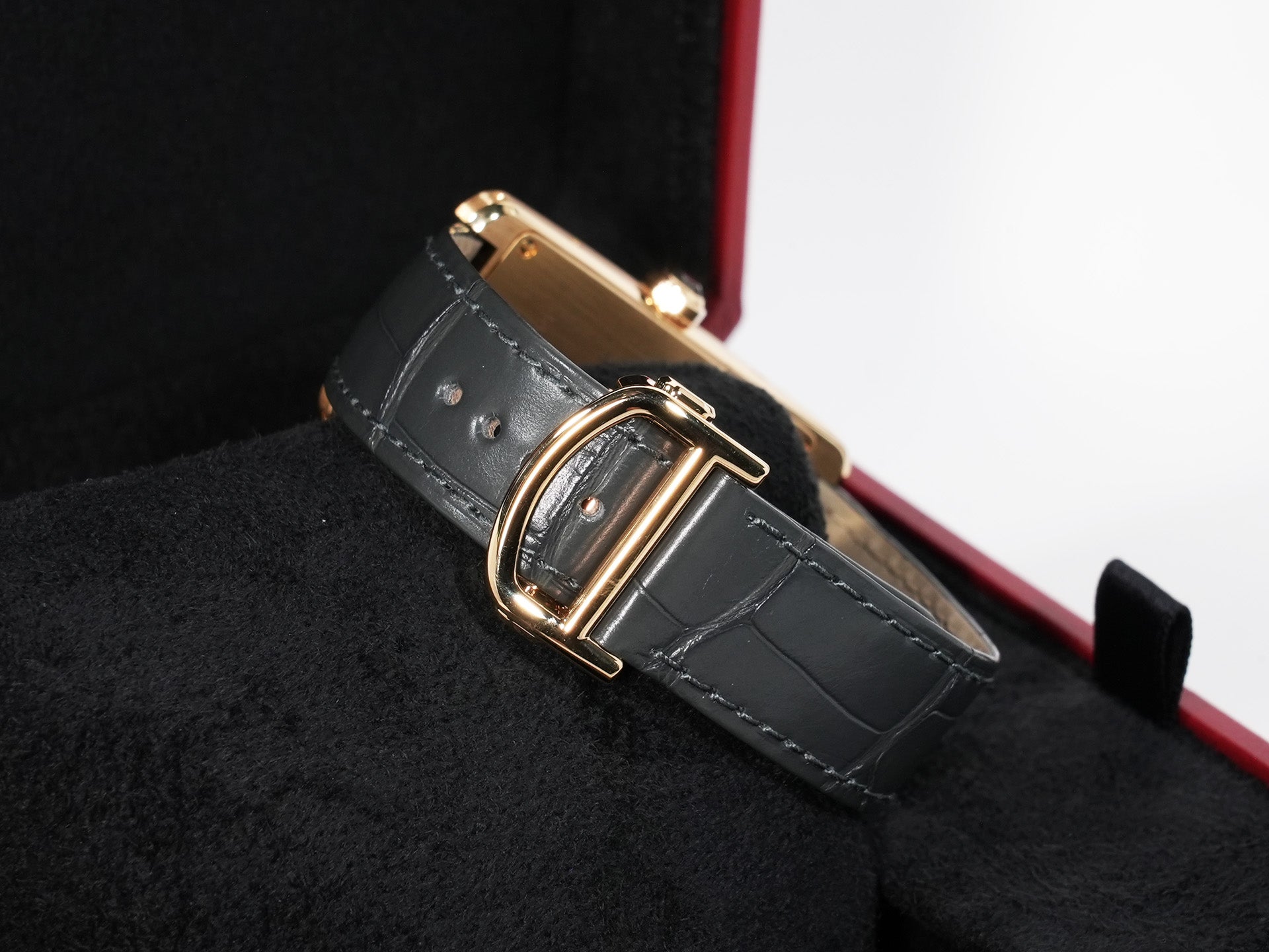 Cartier Tank Américaine LM Ref. WGTA0295 Yellow Gold Black Dial Excellent Condition spo8zdd2