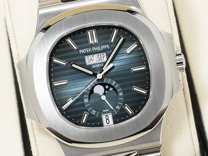 Patek Philippe Nautilus Annual Calendar Moon Phase Ref. 5726/1A-014 Stainless Steel, Blue, Black-Gradation Dial, Unused 96s5cw2p