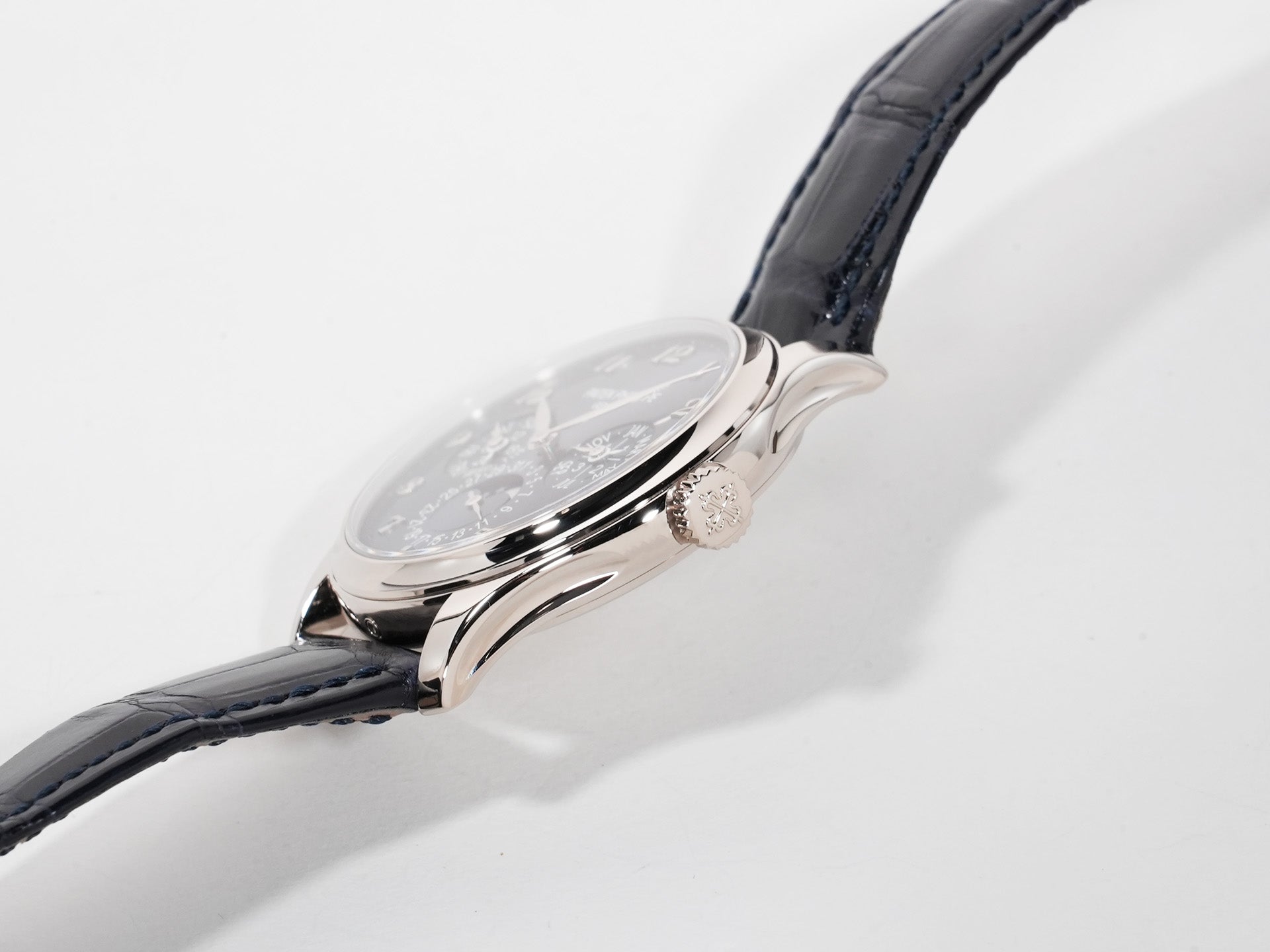 パテックフィリップ パーペチュアルカレンダー Ref.5327G-001 ホワイトゴールド ロイヤルブルーソレイユ文字盤 美品 vu2v23xa