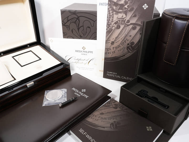 パテックフィリップ パーペチュアルカレンダー Ref.5327G-001 ホワイトゴールド ロイヤルブルーソレイユ文字盤 美品 vu2v23xa