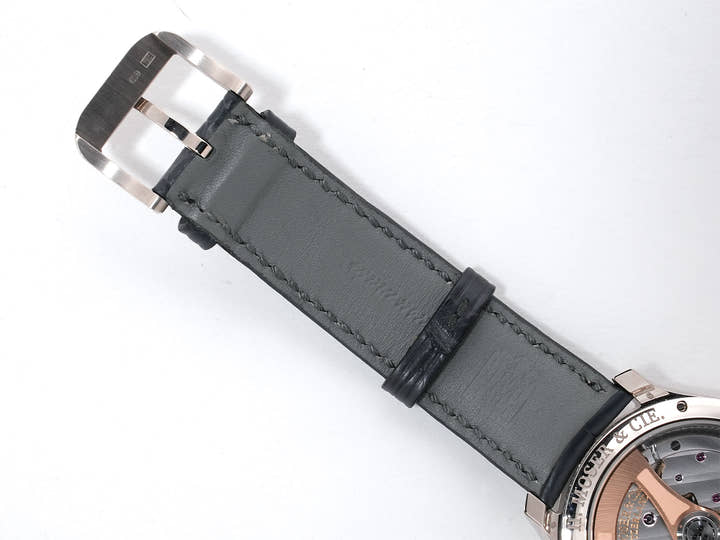 H.モーザー エンデバー センターセコンド Ref.1200-0201 ホワイトゴールド ファンキーブルー文字盤 美中古 x4mt54ay