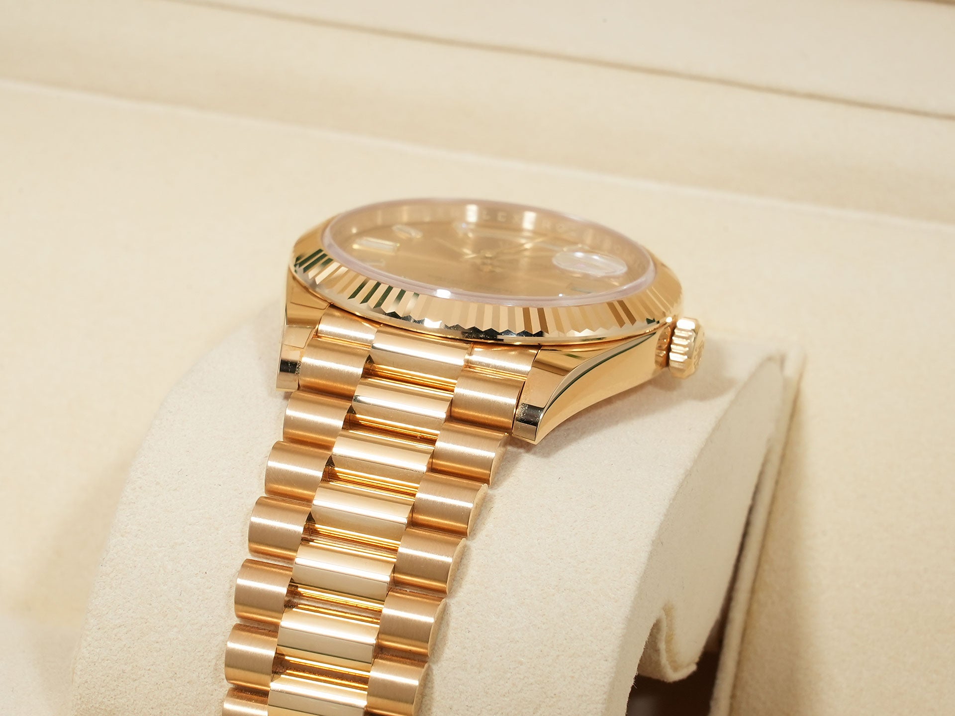 Rolex Day-Date 40 Ref.228238A Yellow Gold Champagne Gold x 10P Baguette Diamond Dial Excellent Used umwez8x8
