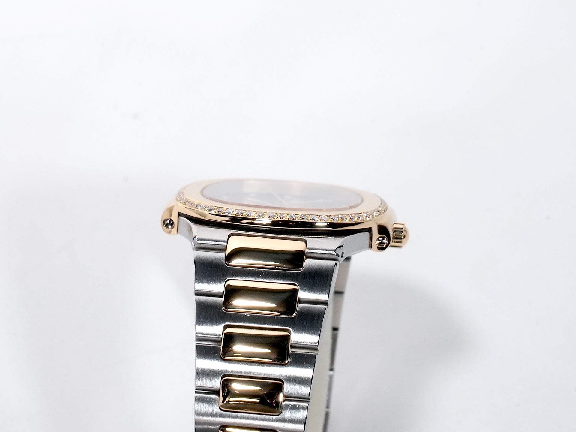 パテックフィリップ ノーチラス クォーツ Ref.3900/2JA ステンレススチール ブルー文字盤 美品 dfkm5a5z