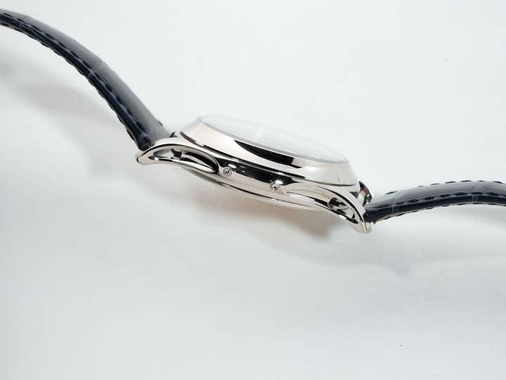 パテックフィリップ アニュアルカレンダー Ref.5205G-013 ホワイトゴールド ブルーブラックグラデーション文字盤 美中古 mwbfh73b