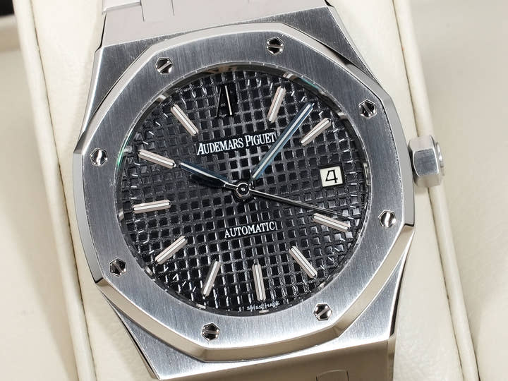 オーデマピゲ ロイヤルオーク Ref.15300ST.OO.1220ST.03 ステンレススチール ブラック文字盤 美品 cv9fbiiv
