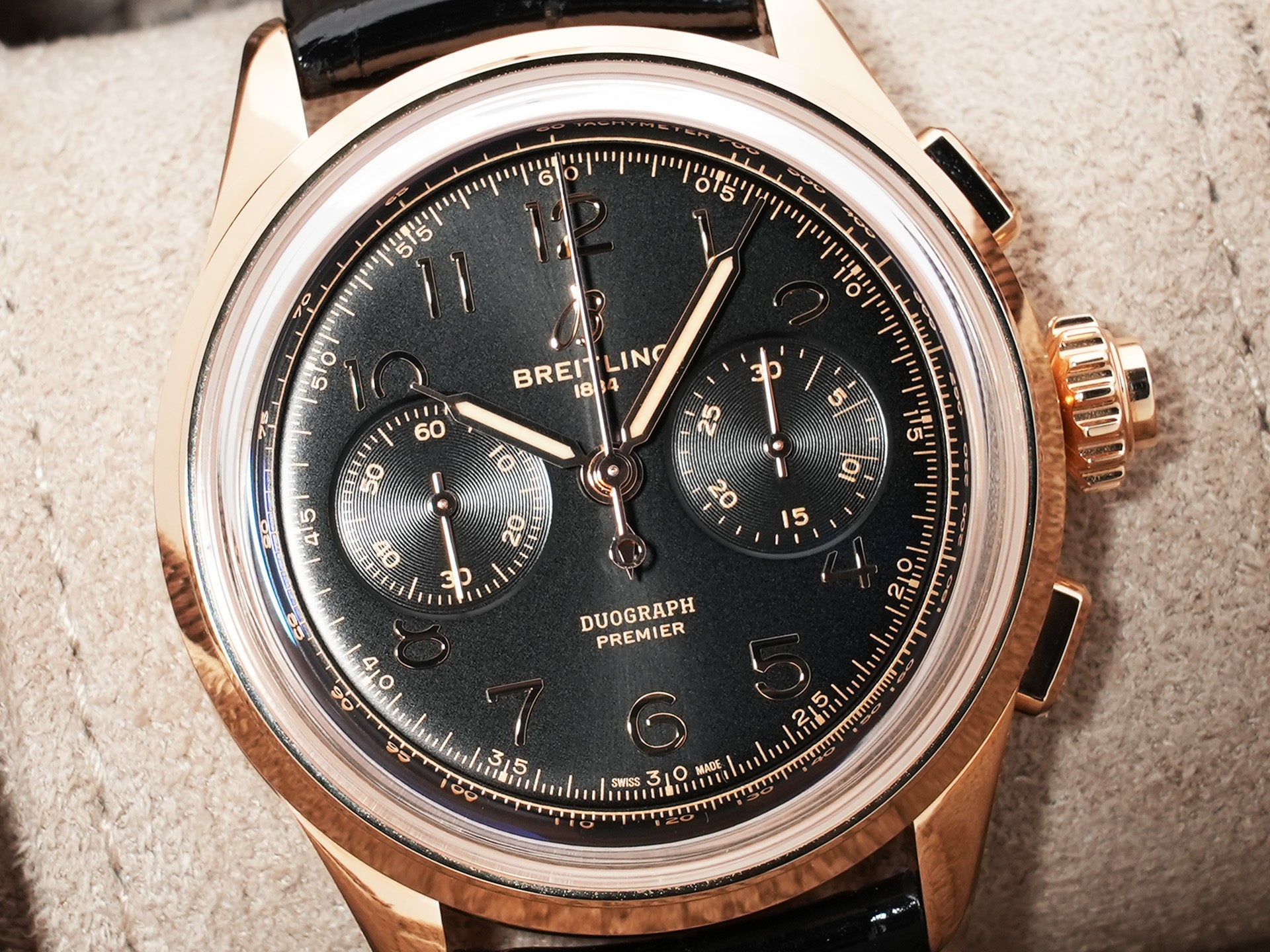 Breitling Premier B15 Duograph 42 Ref.RB1510251B1P1 18K Red Gold Black Dial Excellent Condition e2ey8t6p
