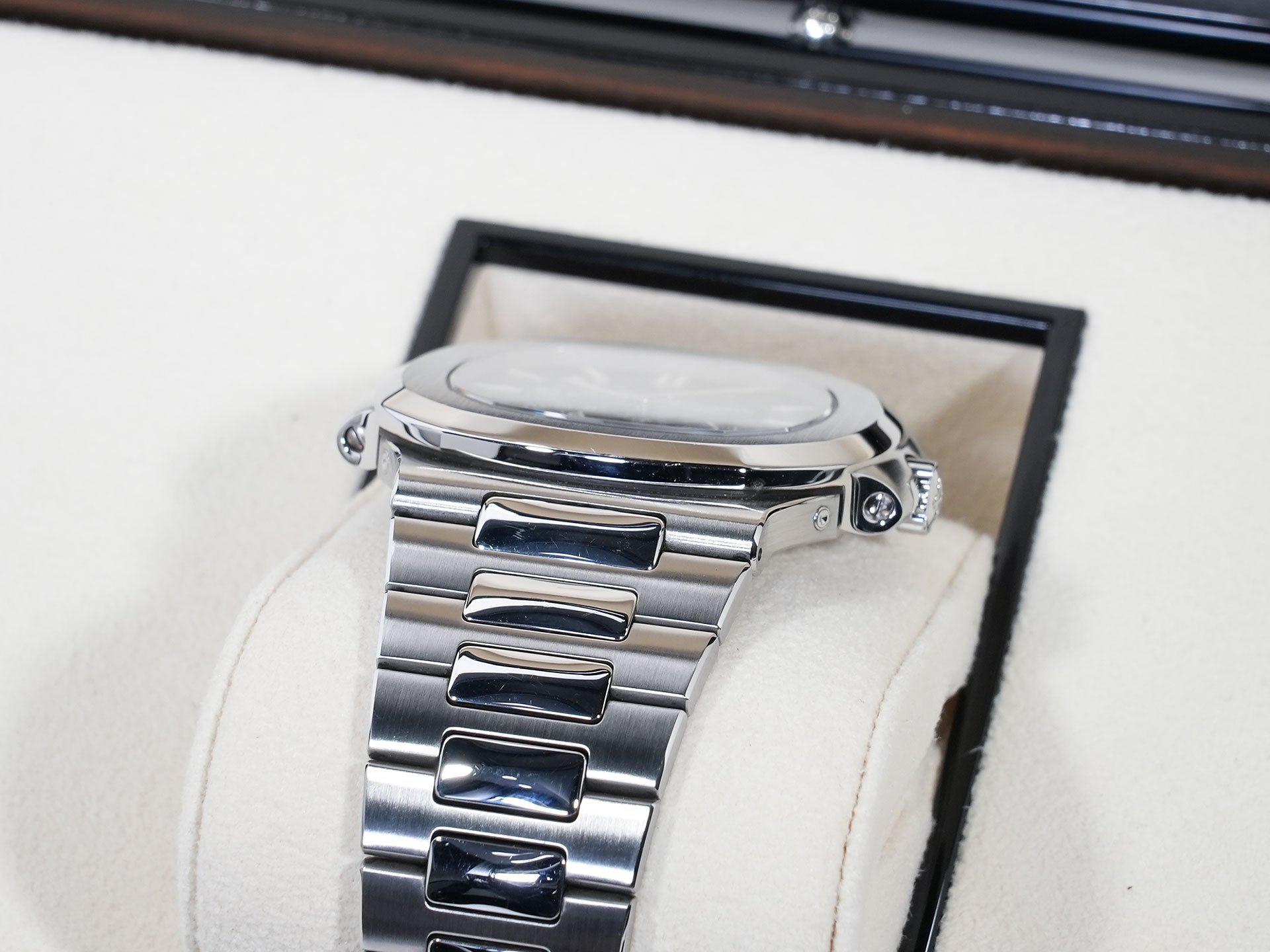 パテックフィリップ ノーチラス プチコンプリケーション Ref.5712/1A-001 ステンレススチール ブルー文字盤 中古 v7rf5ks2
