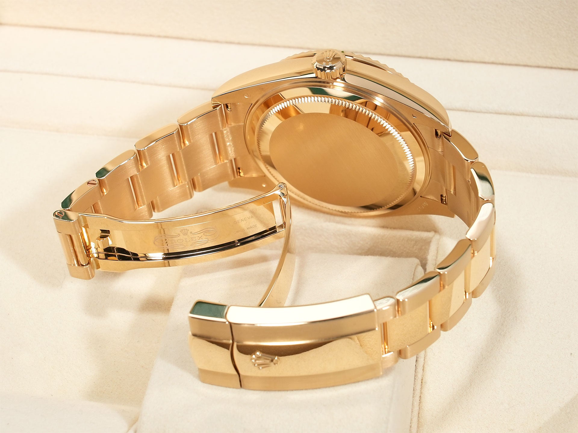 Rolex Sky-Dweller Ref.336938 Yellow Gold Green Dial Excellent Condition kzn24ozj