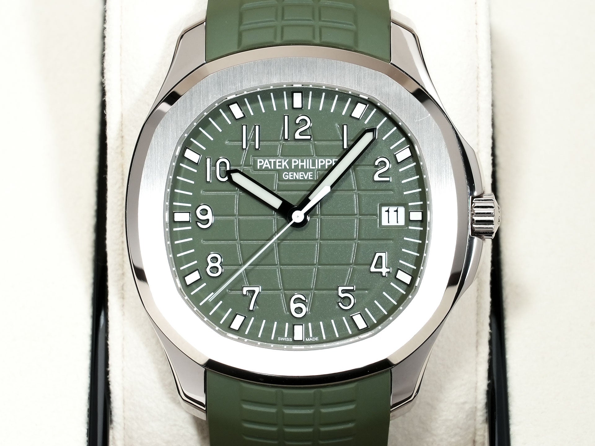 Patek Philippe Aquanaut Ref. 5168G-010 White Gold Khaki Green Dial Excellent Condition gw5qzeja