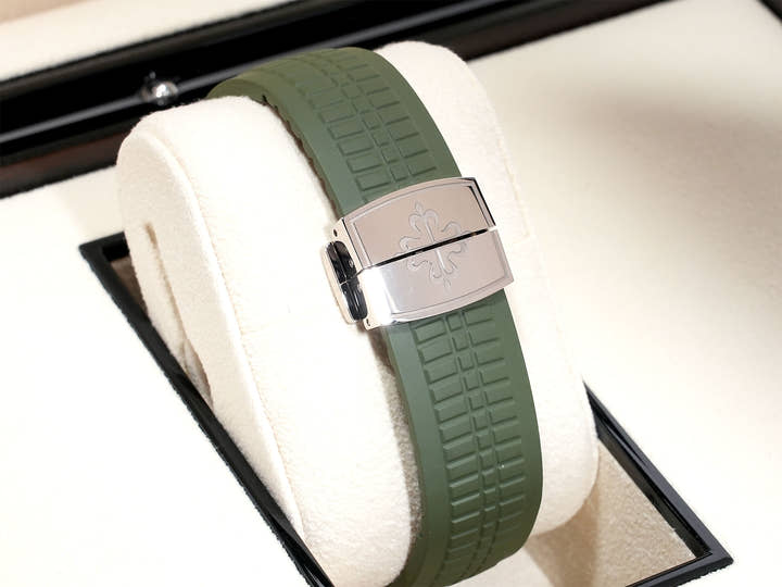 パテックフィリップ アクアノート Ref.5168G-010 ホワイトゴールド カーキグリーン文字盤 美品 gw5qzeja
