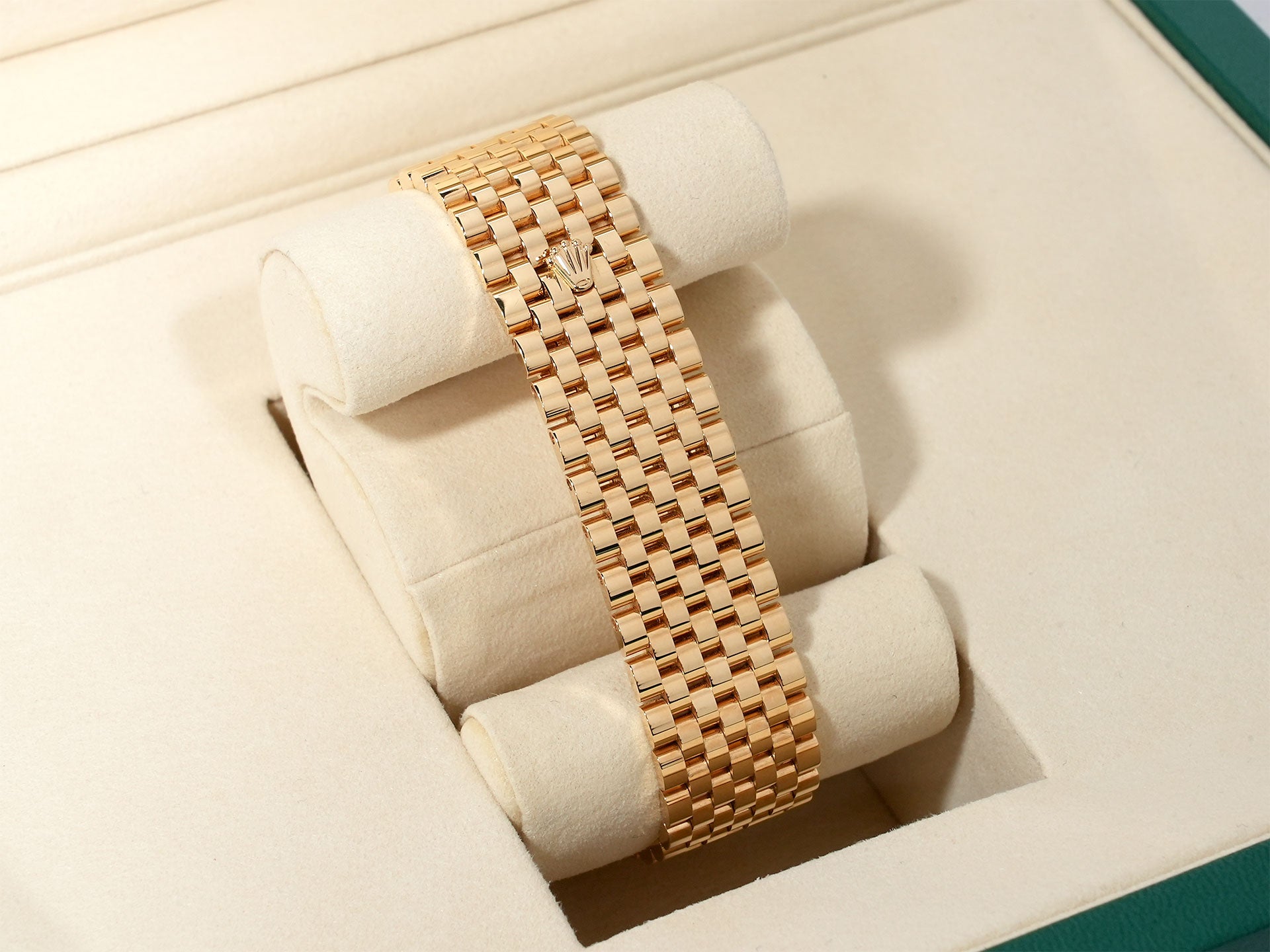 ROLEX 1908 Ref.52508 Yellow Gold Black Dial Jubilee Bracelet Used ikqoefaf