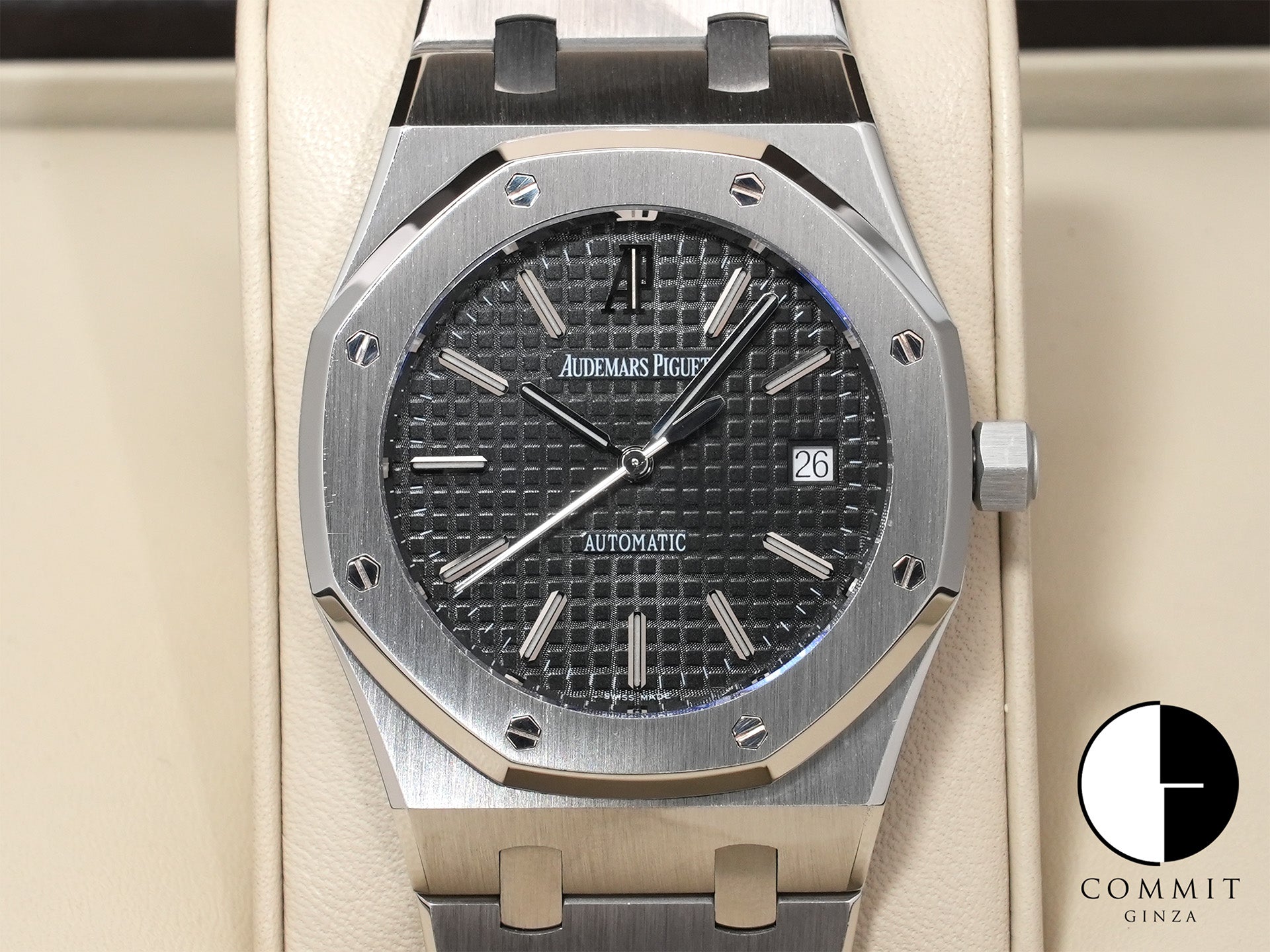 オーデマピゲ ロイヤルオーク Ref.15300ST.OO.1220ST.03 ステンレススチール ブラック文字盤 中古 587uy45d