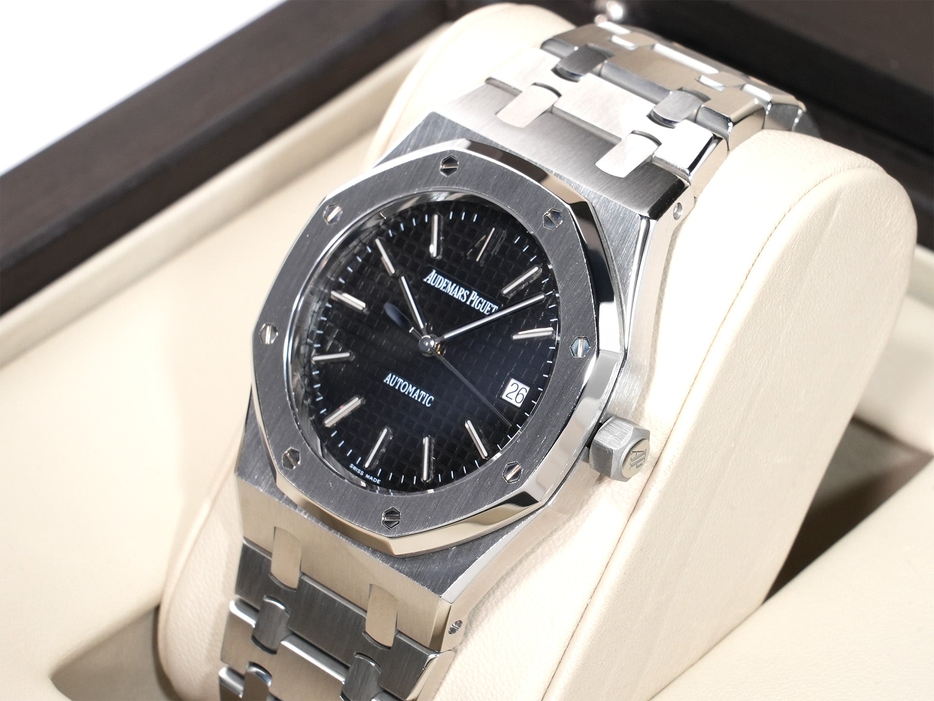 オーデマピゲ ロイヤルオーク Ref.15300ST.OO.1220ST.03 ステンレススチール ブラック文字盤 中古 587uy45d