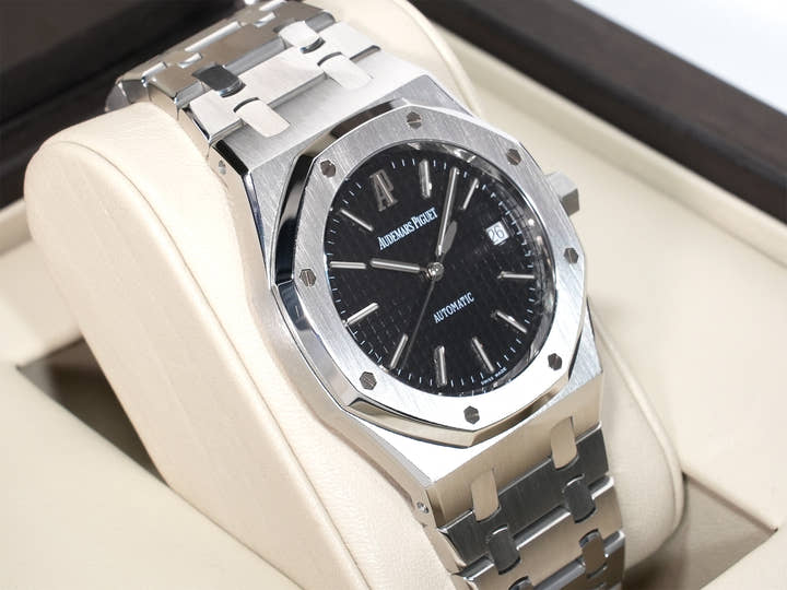 オーデマピゲ ロイヤルオーク Ref.15300ST.OO.1220ST.03 ステンレススチール ブラック文字盤 中古 587uy45d
