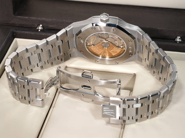 オーデマピゲ ロイヤルオーク Ref.15300ST.OO.1220ST.03 ステンレススチール ブラック文字盤 中古 587uy45d