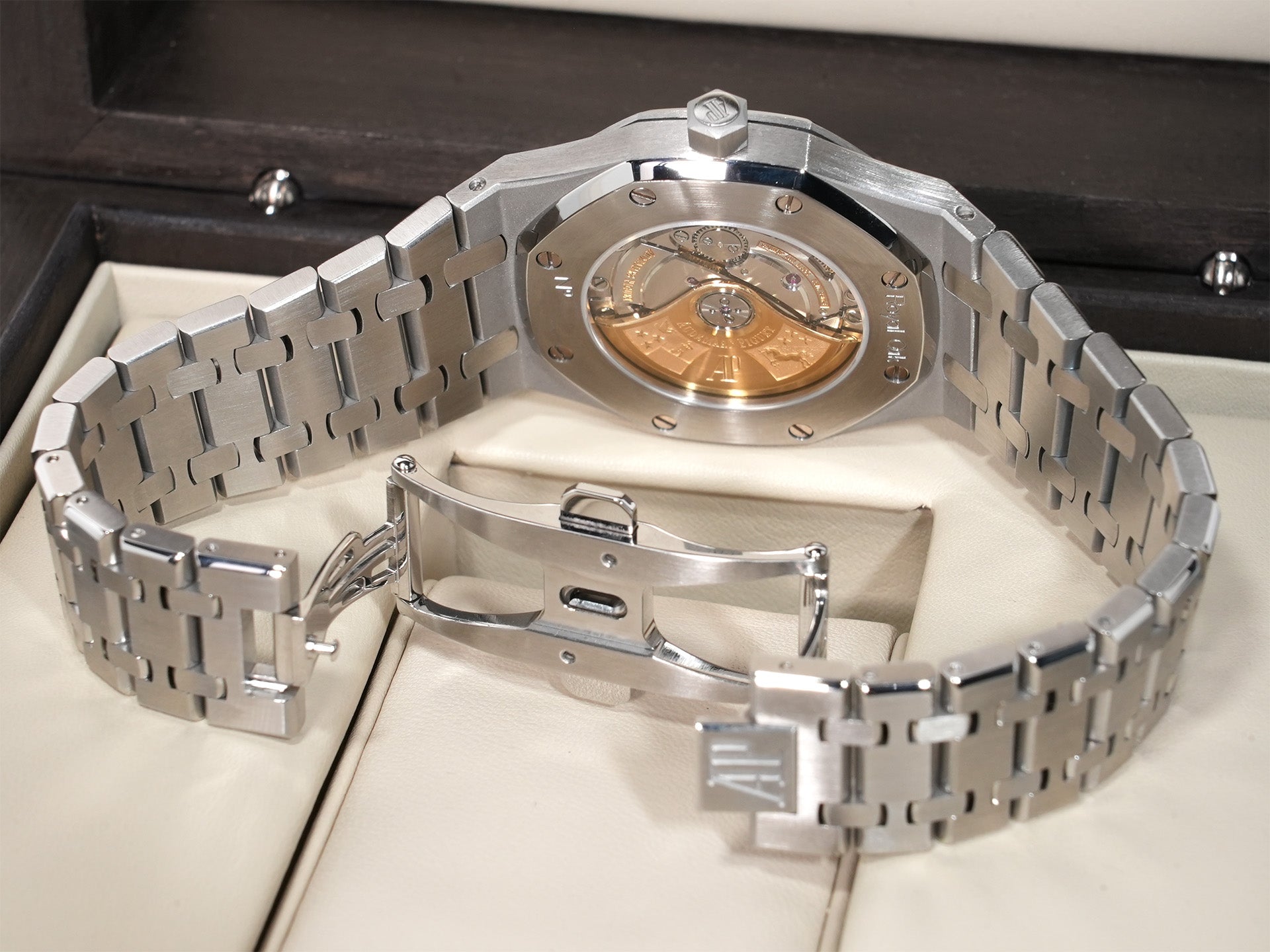 オーデマピゲ ロイヤルオーク Ref.15300ST.OO.1220ST.03 ステンレススチール ブラック文字盤 中古 587uy45d