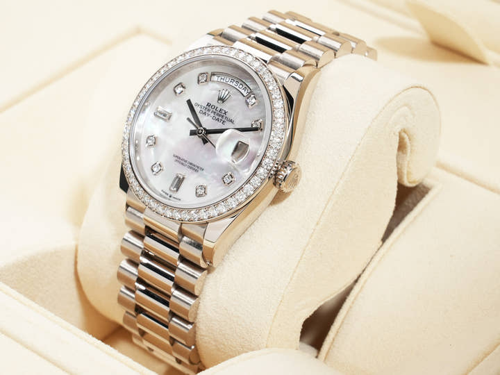 ロレックス デイデイト Ref.128349RBR ホワイトゴールド ホワイトシェルx10Pダイヤ文字盤 中古 mz7g9d4o