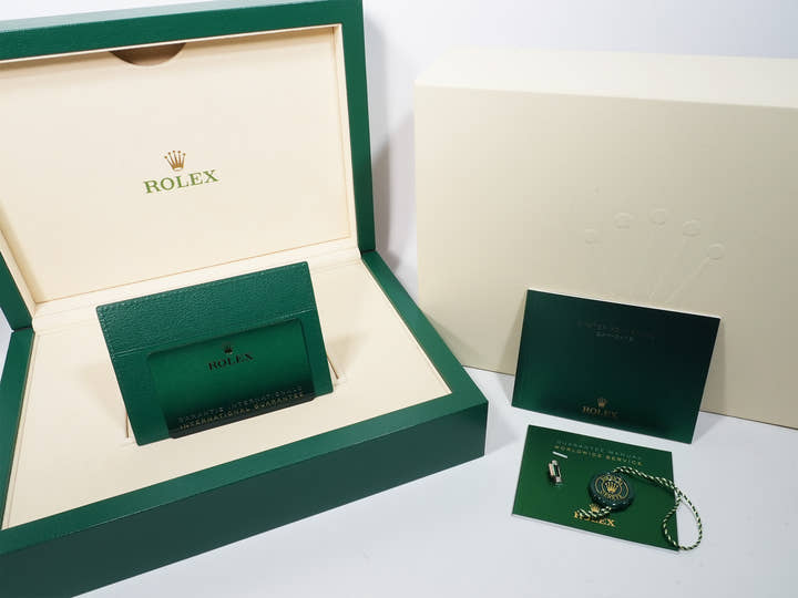 ロレックス デイデイト Ref.128349RBR ホワイトゴールド ホワイトシェルx10Pダイヤ文字盤 中古 mz7g9d4o