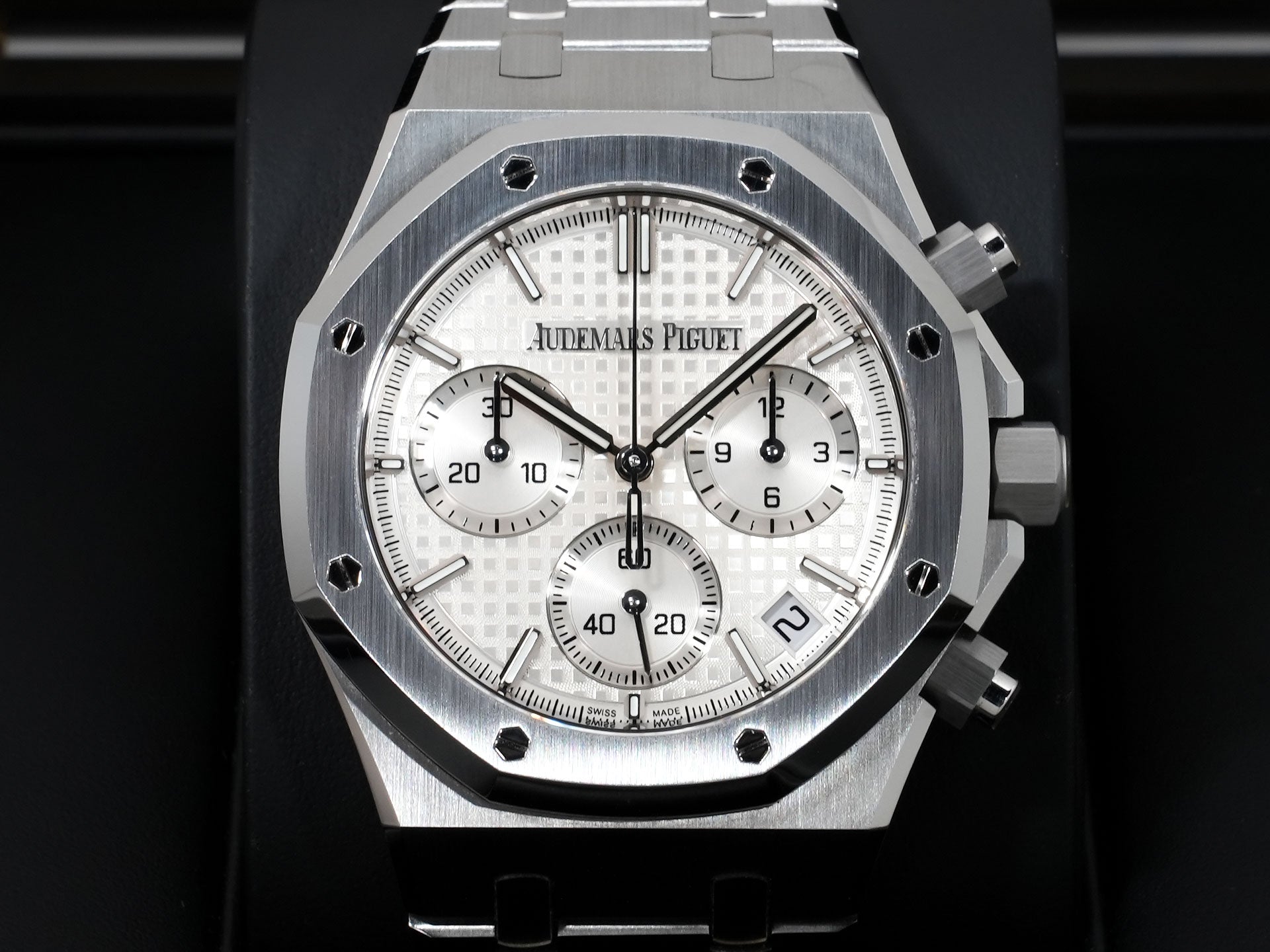 オーデマピゲ ロイヤルオーク クロノグラフ 50周年記念 Ref.26240ST.OO.1320ST.03 ステンレススチール シルバー文字盤 中古 ybm6evpa