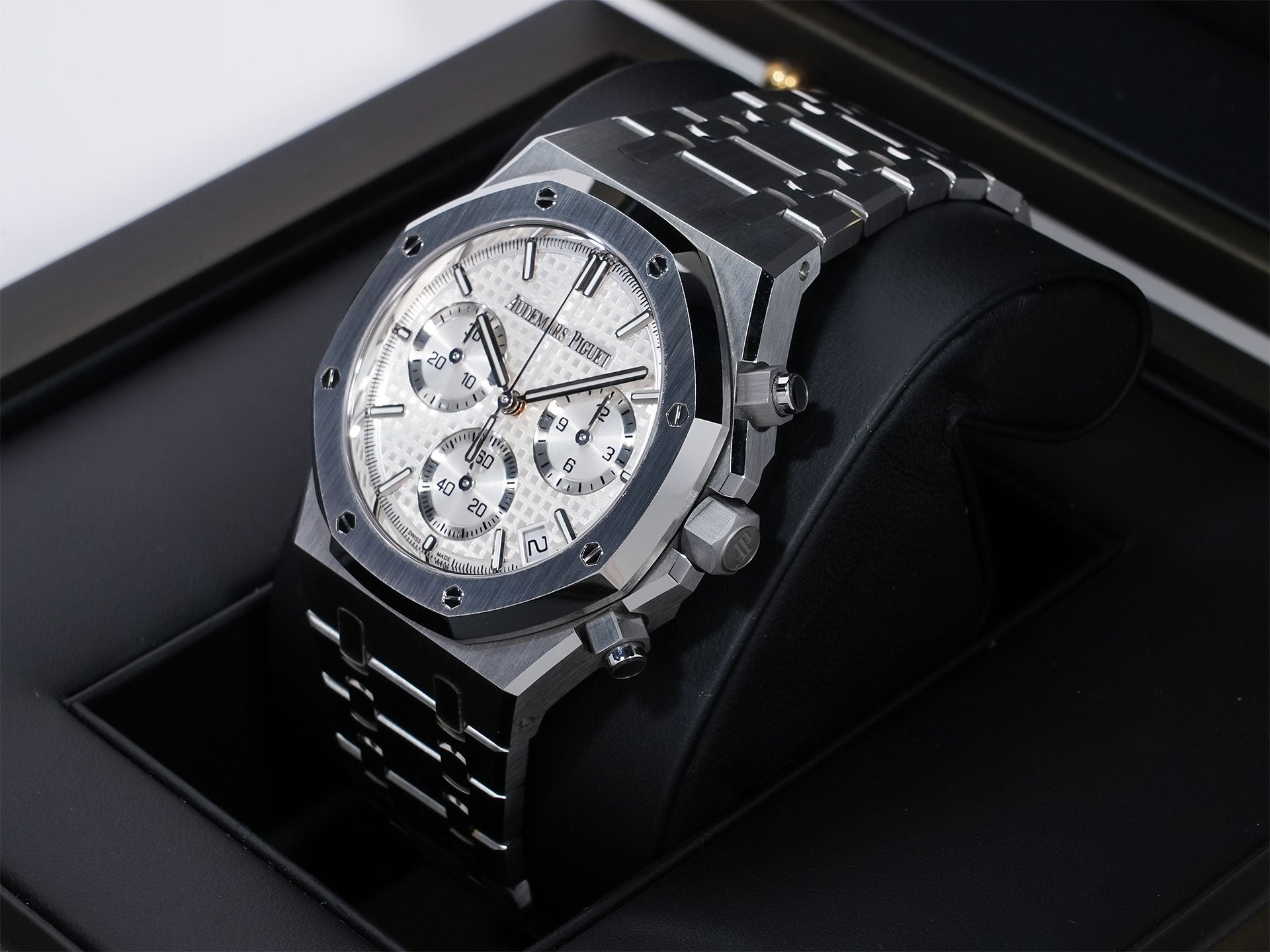 オーデマピゲ ロイヤルオーク クロノグラフ 50周年記念 Ref.26240ST.OO.1320ST.03 ステンレススチール シルバー文字盤 中古 ybm6evpa