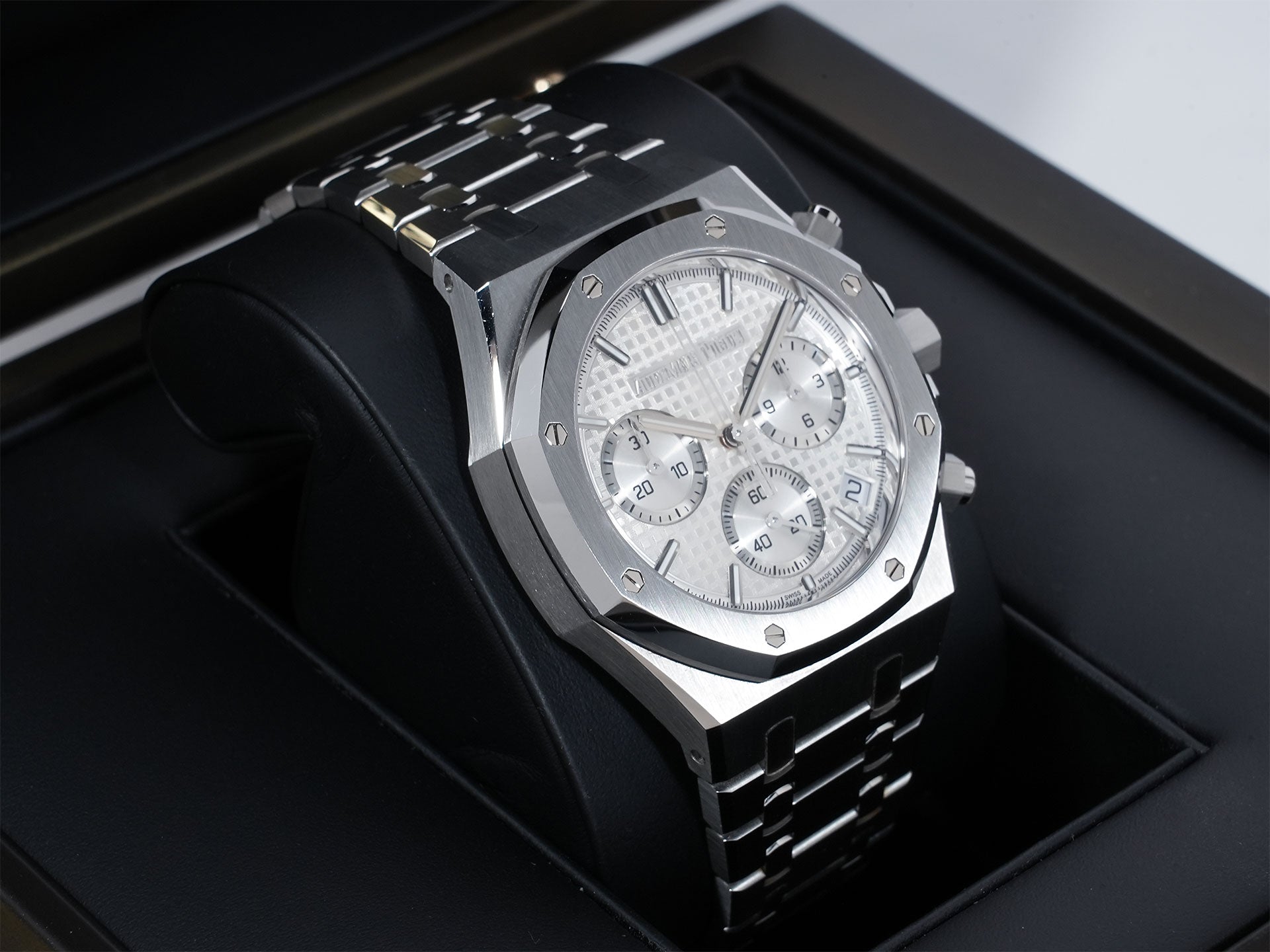 オーデマピゲ ロイヤルオーク クロノグラフ 50周年記念 Ref.26240ST.OO.1320ST.03 ステンレススチール シルバー文字盤 中古 ybm6evpa