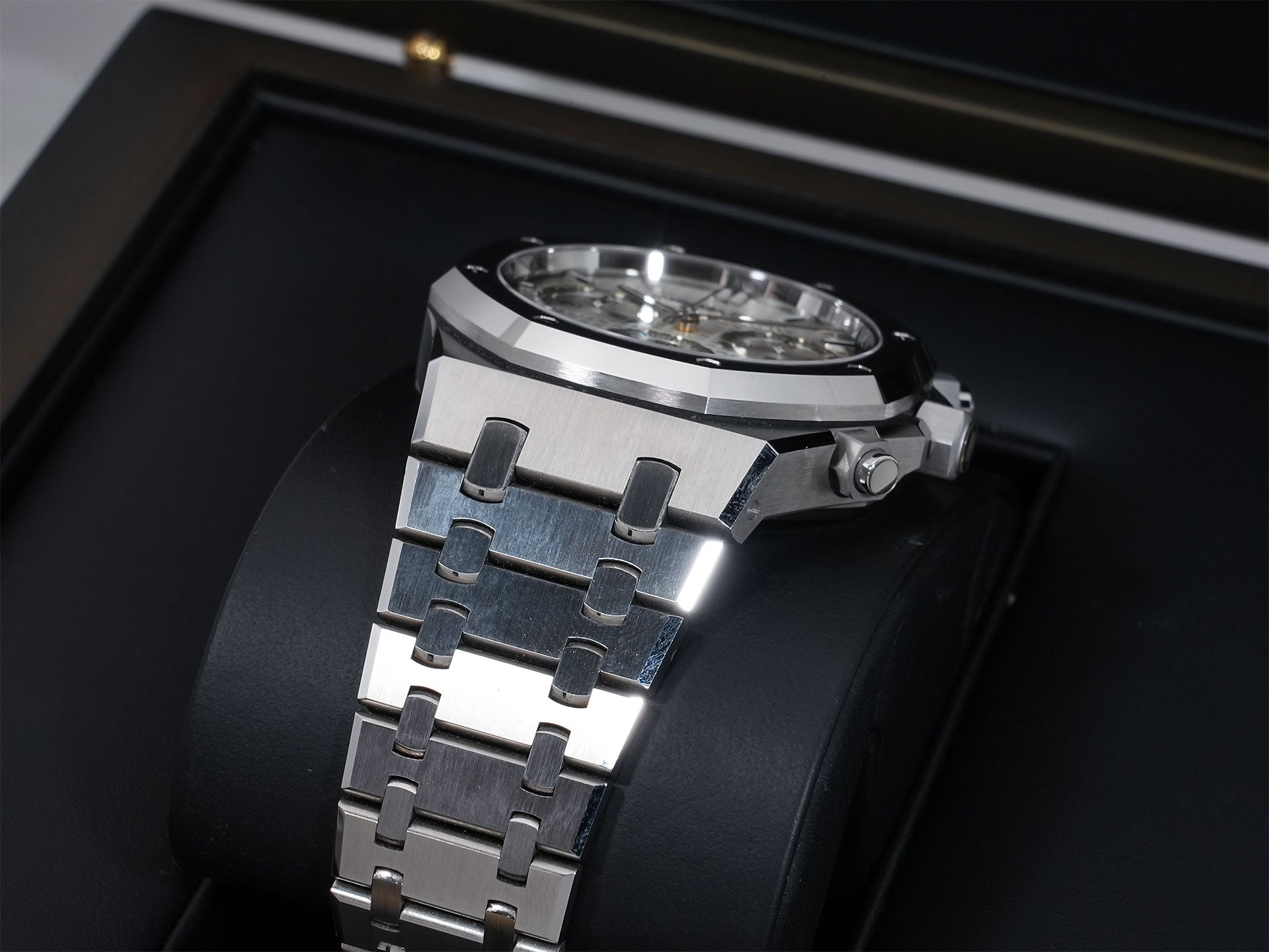 オーデマピゲ ロイヤルオーク クロノグラフ 50周年記念 Ref.26240ST.OO.1320ST.03 ステンレススチール シルバー文字盤 中古 ybm6evpa