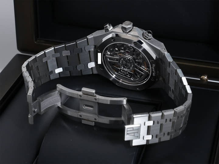 オーデマピゲ ロイヤルオーク クロノグラフ 50周年記念 Ref.26240ST.OO.1320ST.03 ステンレススチール シルバー文字盤 中古 ybm6evpa