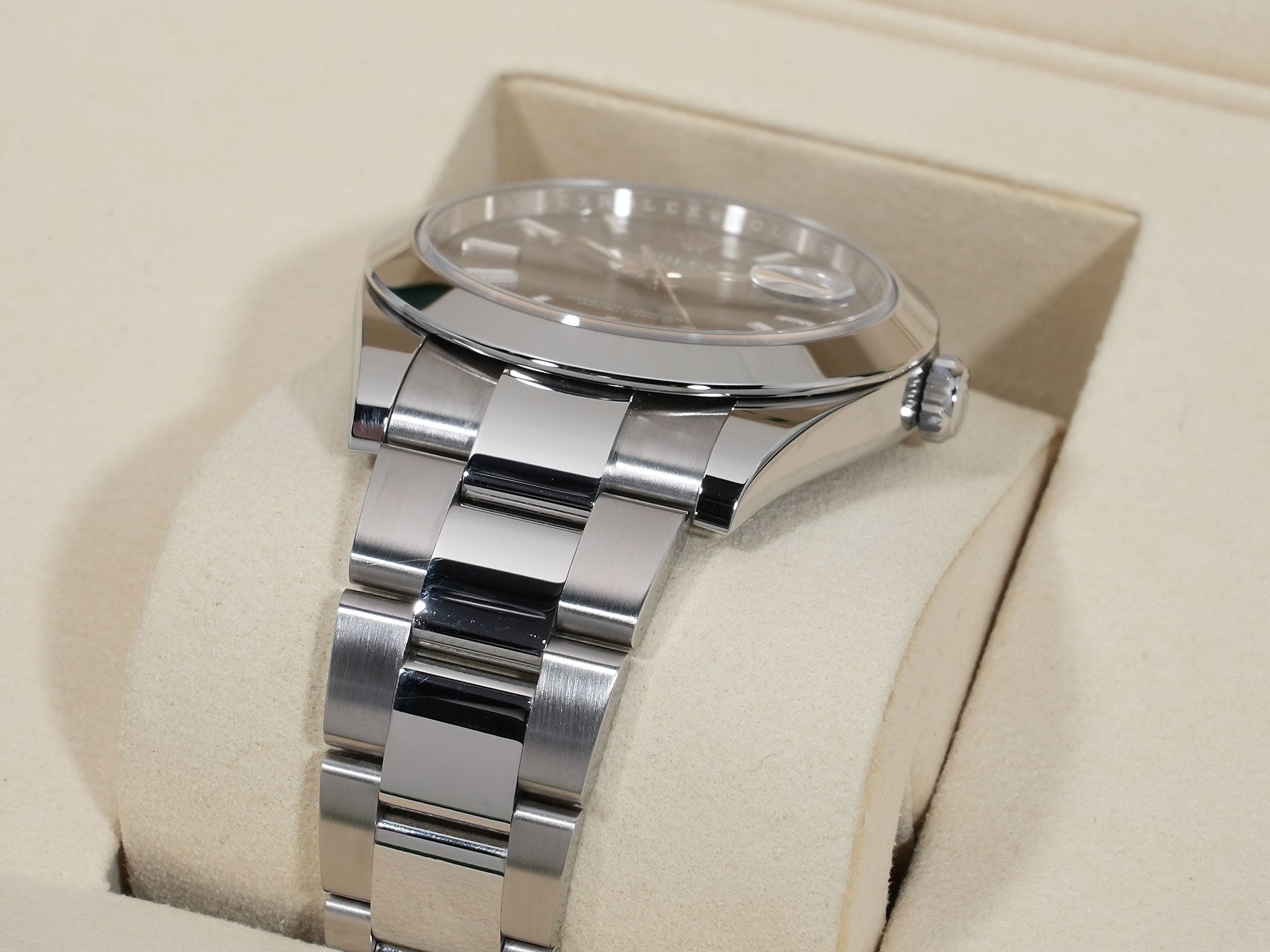 ロレックス デイトジャスト41 Ref.126300 ステンレススチール スレート文字盤 オイスターブレスレット 美中古 ijrndv9y