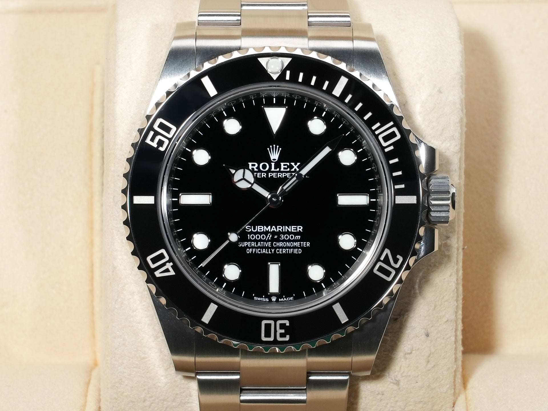 Rolex Submariner No-Date Ref. 124060 Stainless Steel Black Dial Excellent Condition wwb69w82