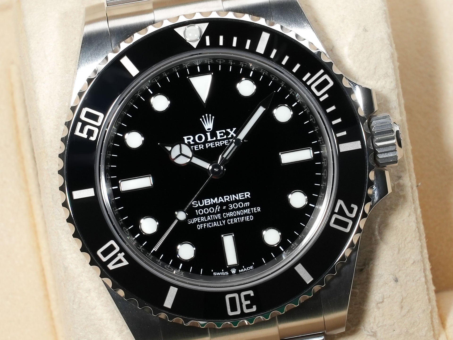 Rolex Submariner No-Date Ref. 124060 Stainless Steel Black Dial Excellent Condition wwb69w82