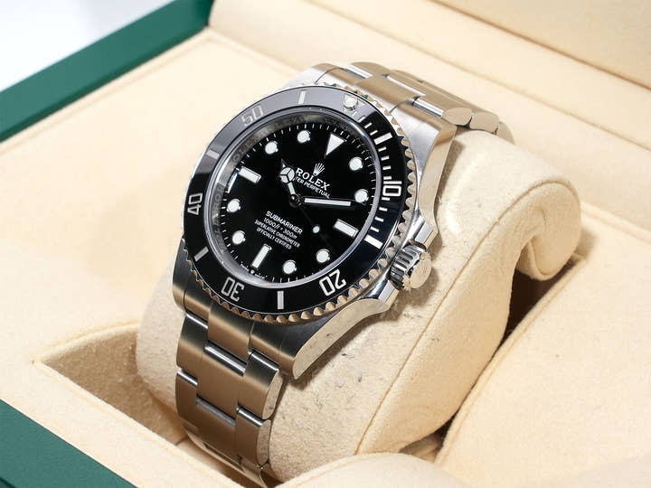 Rolex Submariner No-Date Ref. 124060 Stainless Steel Black Dial Excellent Condition wwb69w82