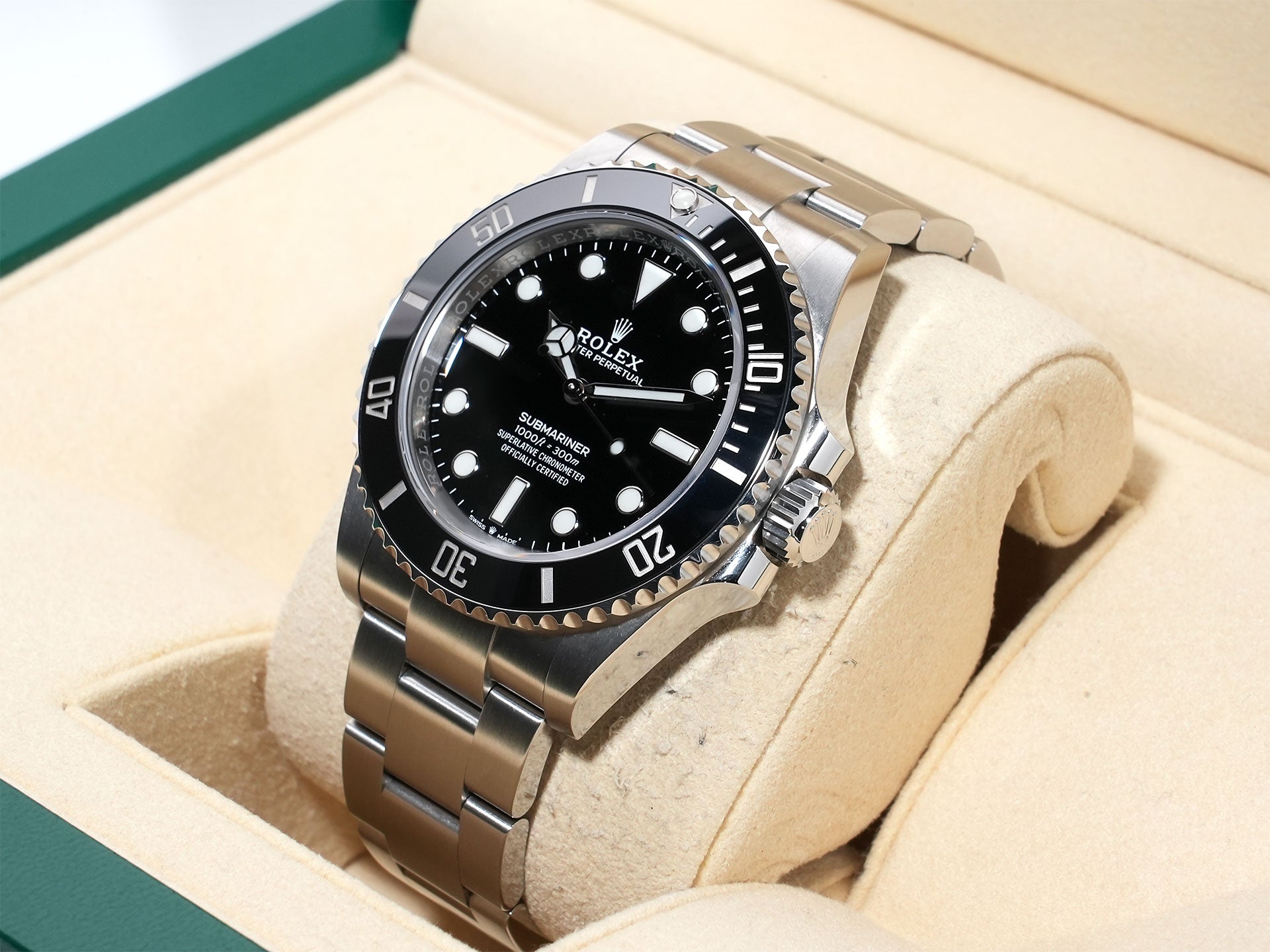 Rolex Submariner No-Date Ref. 124060 Stainless Steel Black Dial Excellent Condition wwb69w82