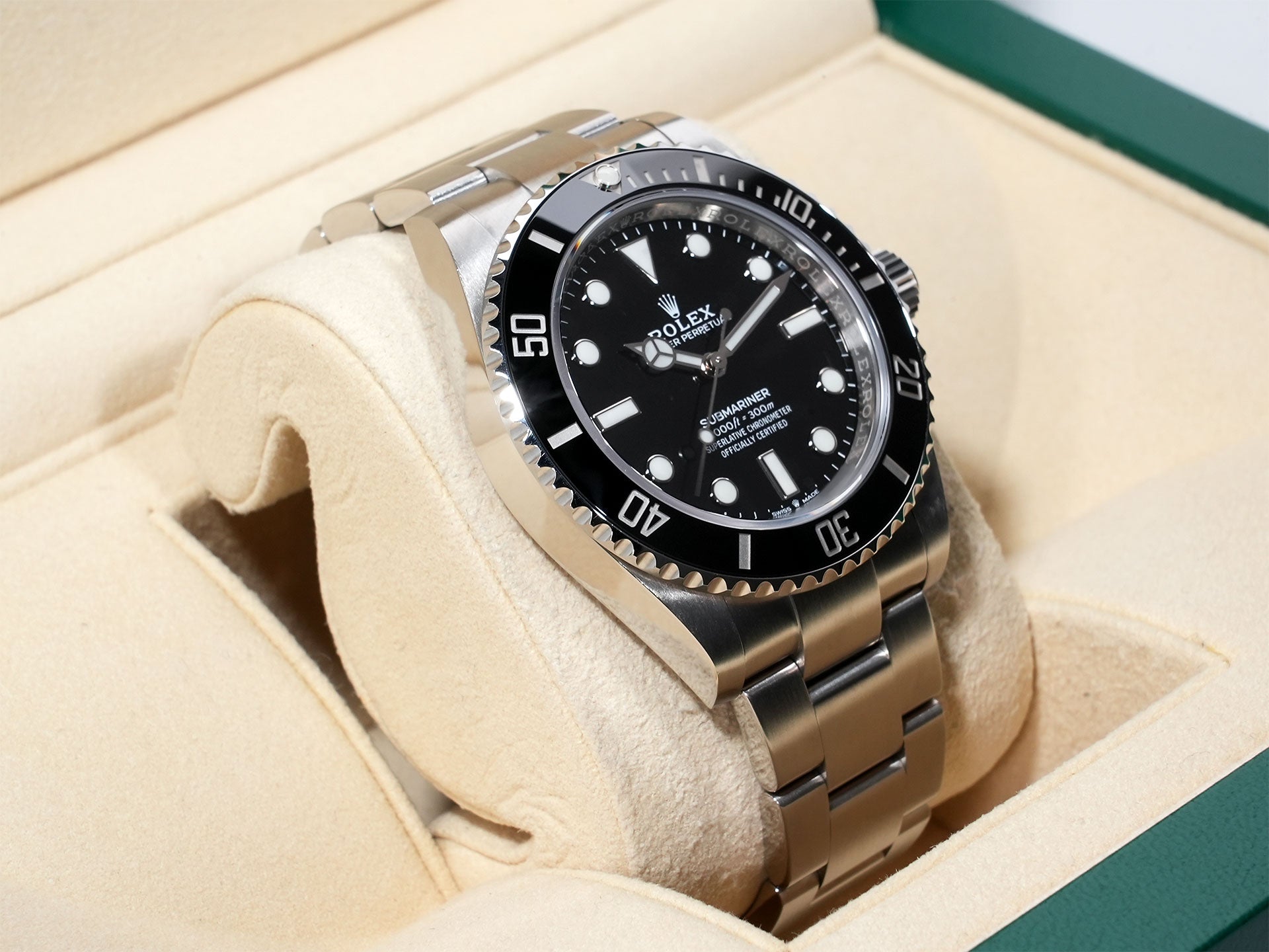 Rolex Submariner No-Date Ref. 124060 Stainless Steel Black Dial Excellent Condition wwb69w82