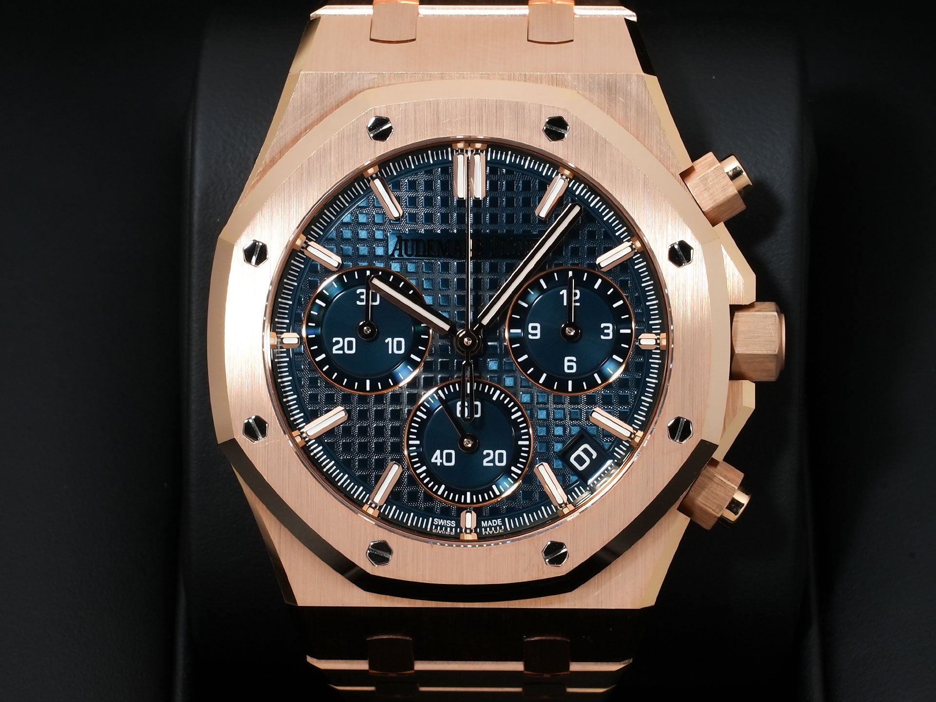 Audemars Piguet Royal Oak Chronograph Ref.26240OR.OO.D315CR.02 Pink Gold Night Blue Dial Excellent Used Condition 36m4jypx
