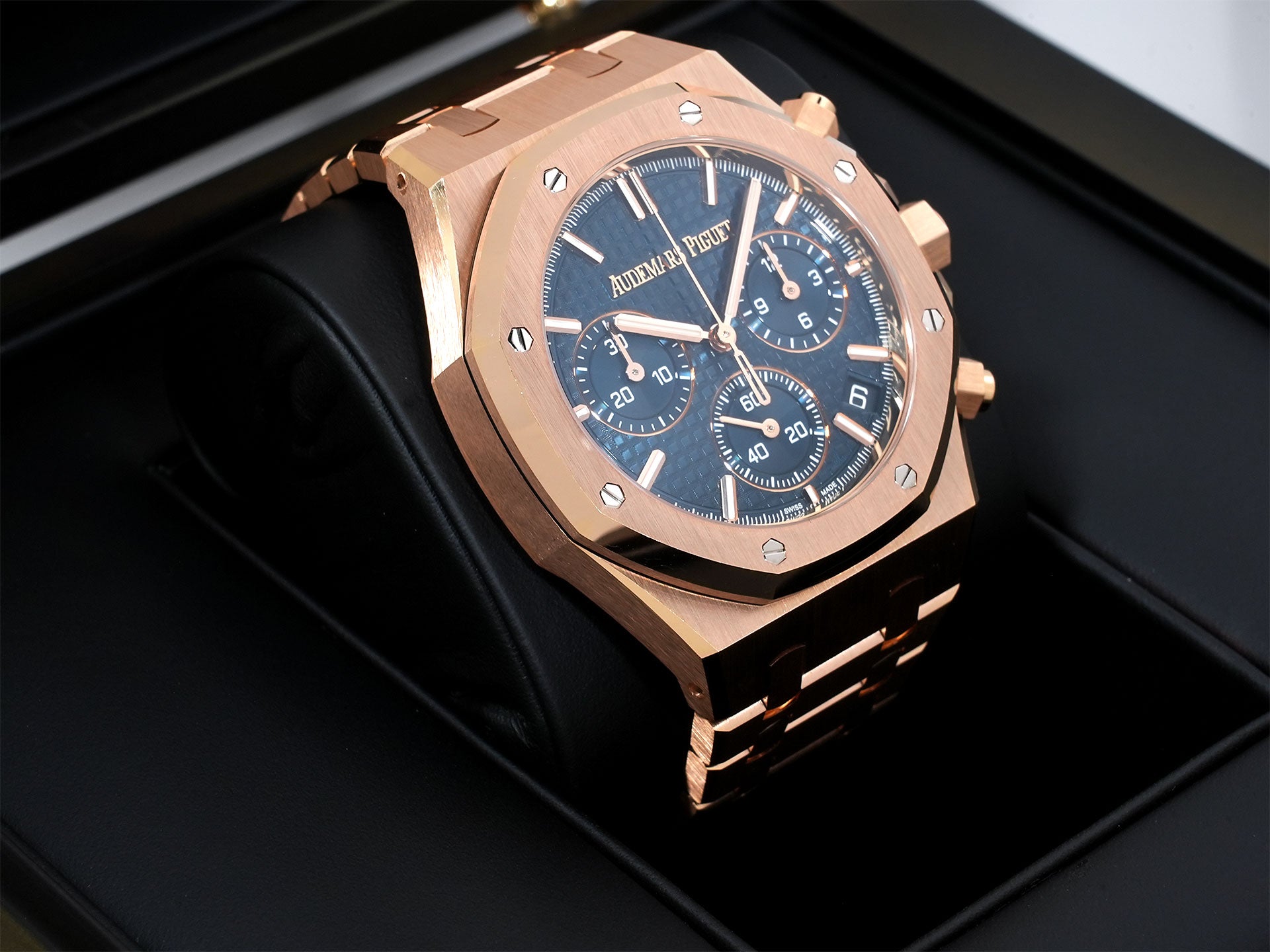 Audemars Piguet Royal Oak Chronograph Ref.26240OR.OO.D315CR.02 Pink Gold Night Blue Dial Excellent Used Condition 36m4jypx