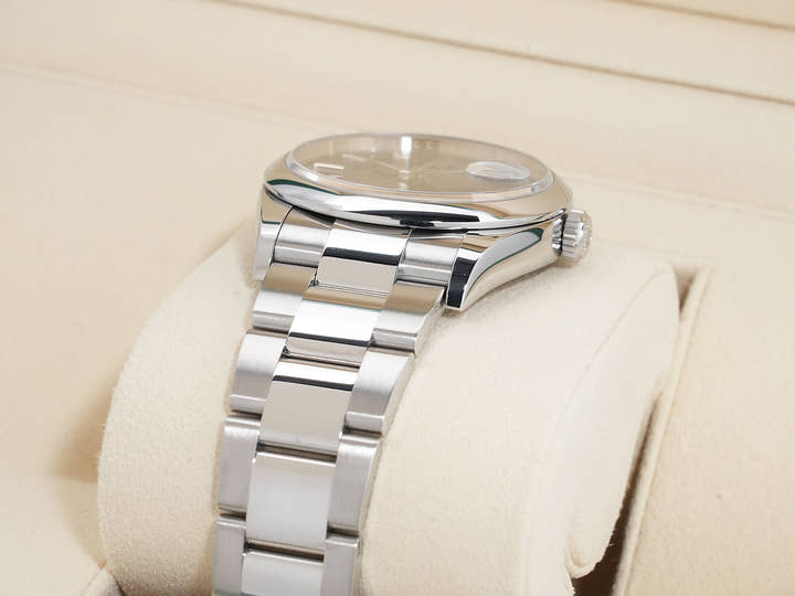 Rolex Datejust 36 Ref. 126200 Stainless Steel Bright Blue Dial Oyster Bracelet Excellent Used 3a6inkio