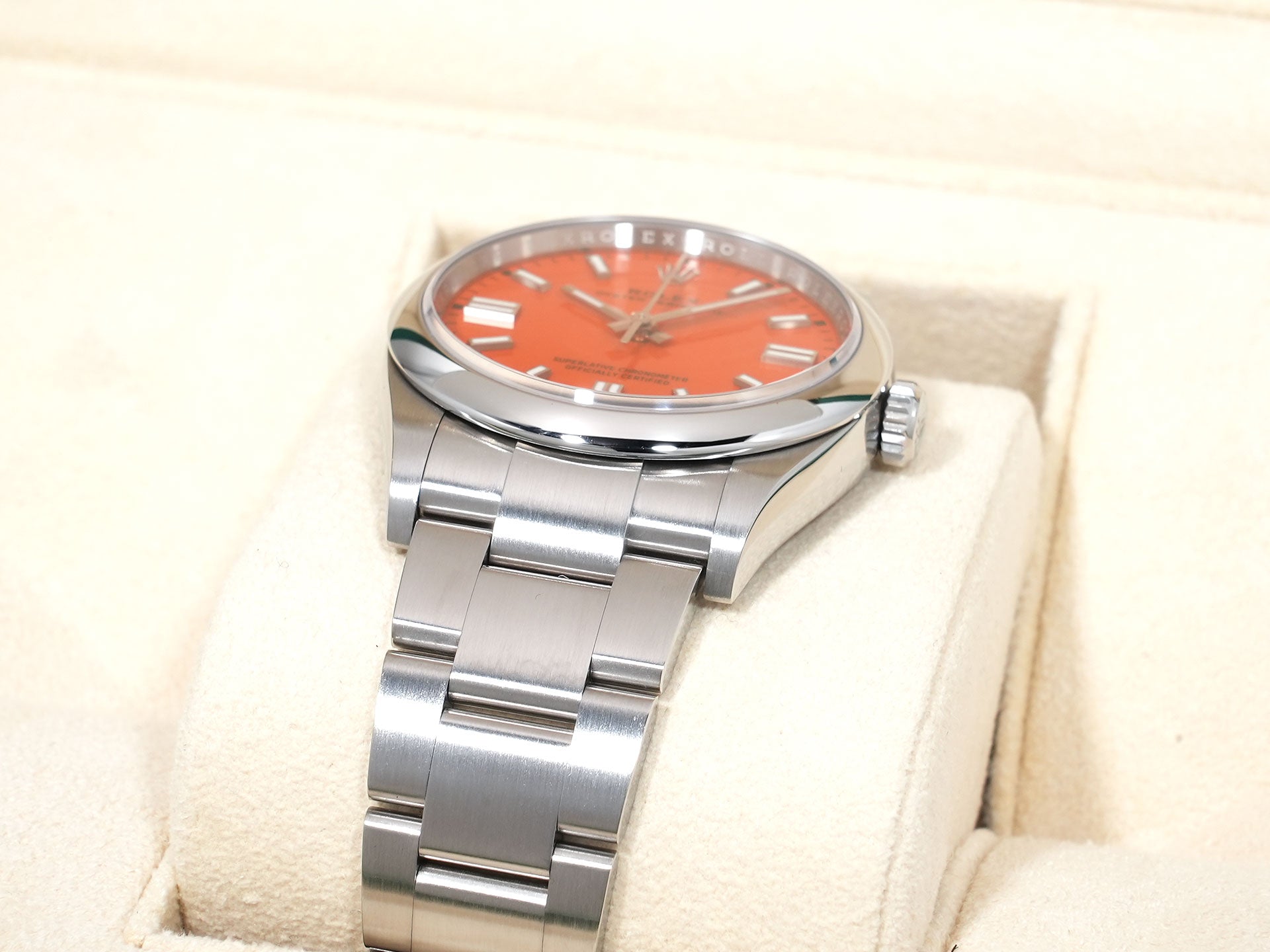 Rolex Oyster Perpetual 36 Ref. 126000 Stainless Steel Coral Red Dial Excellent Used Condition d2re5gta