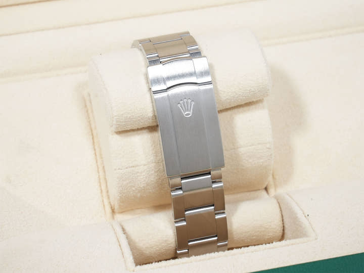 Rolex Oyster Perpetual 36 Ref. 126000 Stainless Steel Coral Red Dial Excellent Used Condition d2re5gta