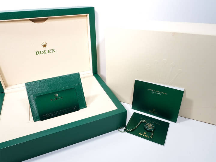 Rolex Day-Date 36 Ref. 128348RBR Yellow Gold Champagne Dial with Diamonds Excellent Used Condition w5nbiinn