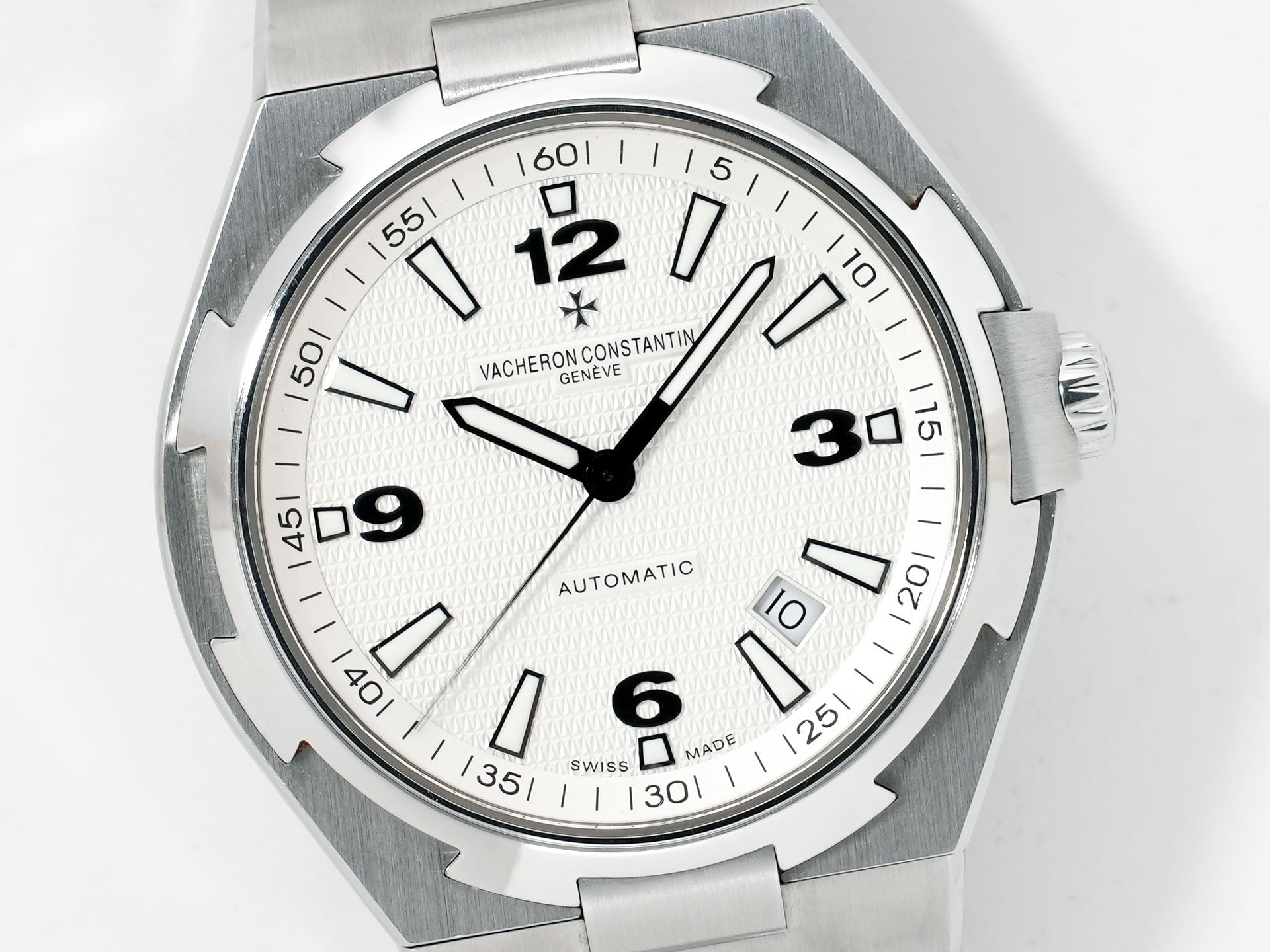 Vacheron Constantin Overseas Ref. 47040/B01A-9093 Stainless Steel White Dial Used rtjahegh