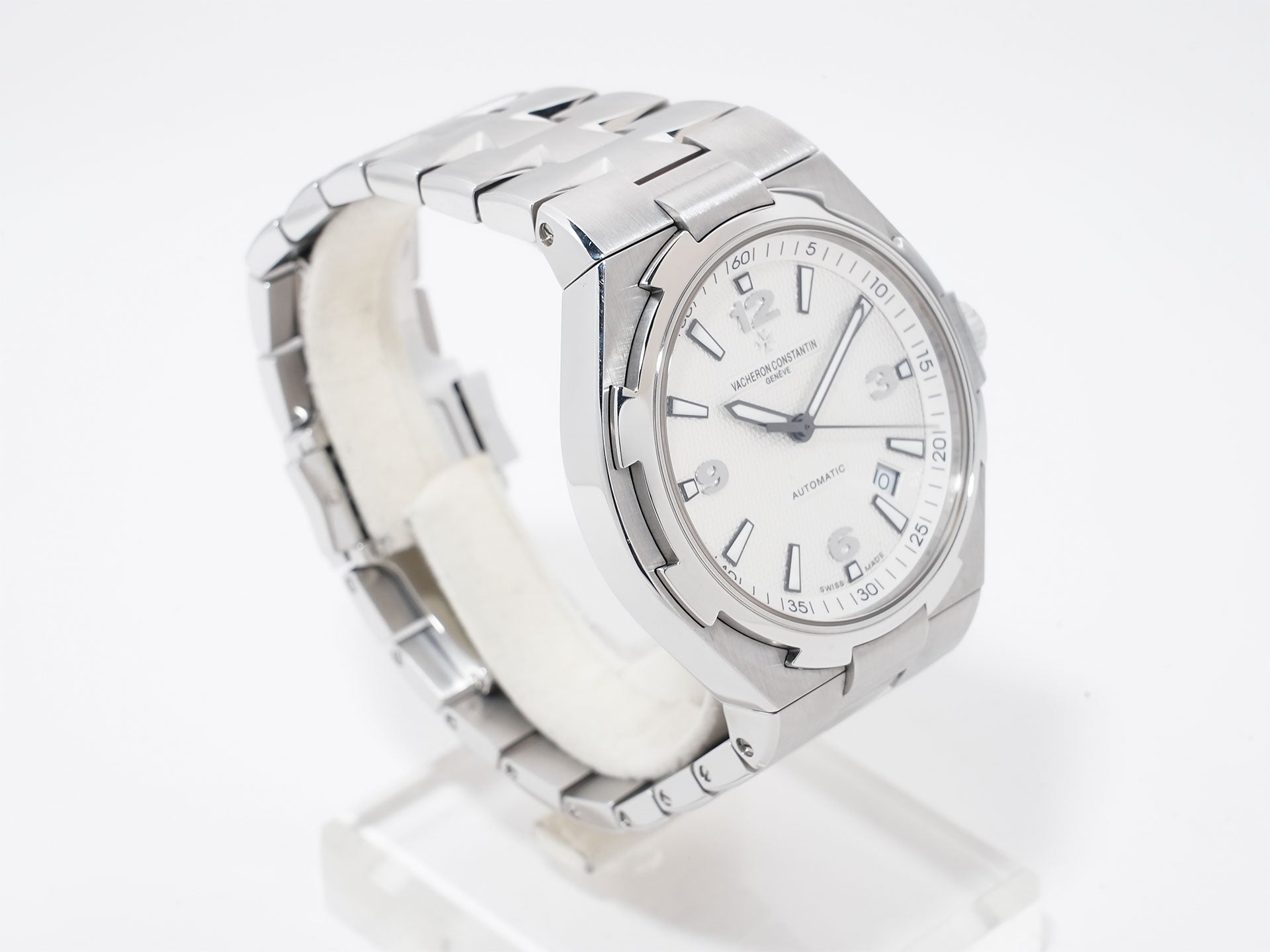 Vacheron Constantin Overseas Ref. 47040/B01A-9093 Stainless Steel White Dial Used rtjahegh